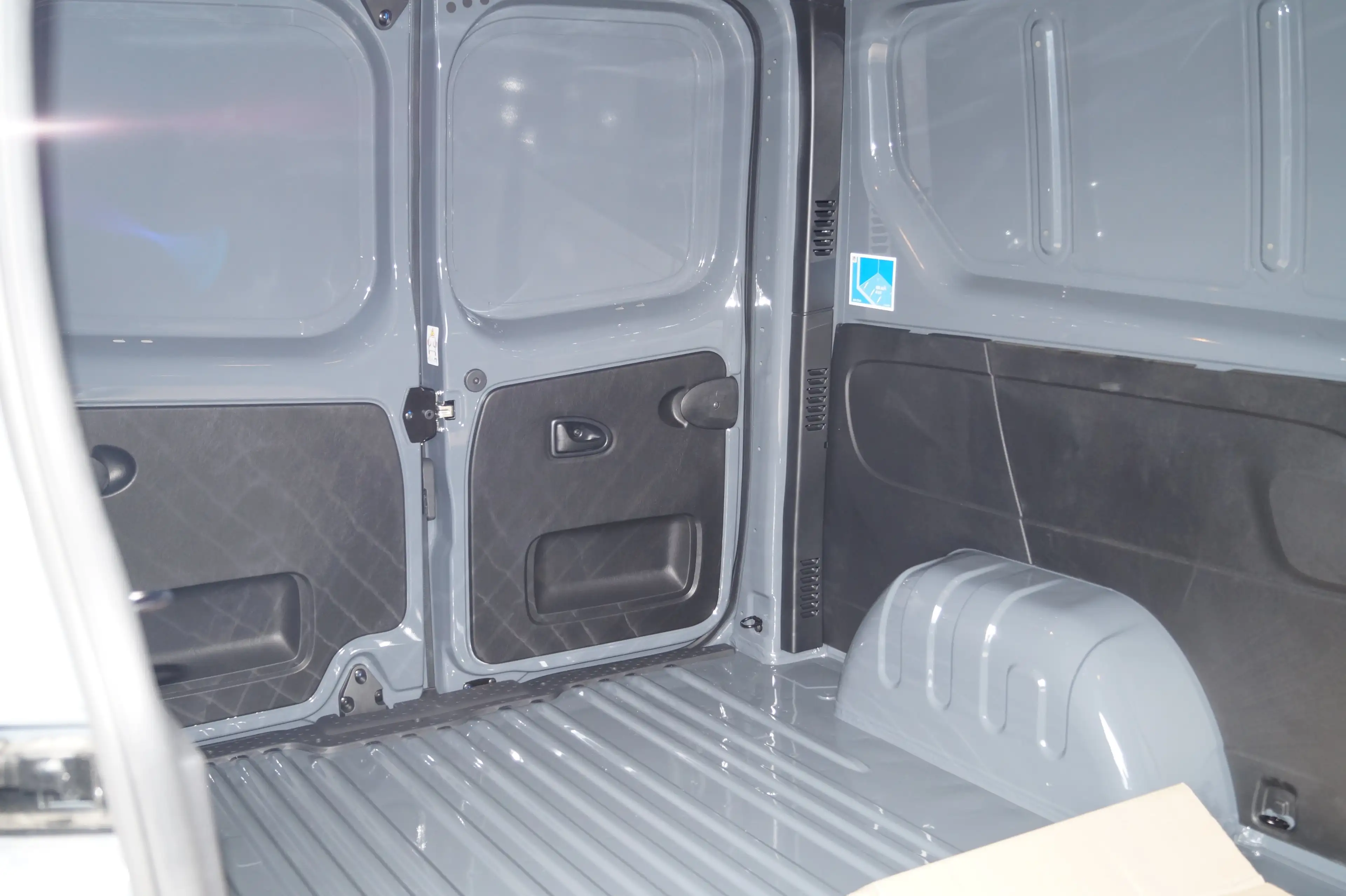 Nissan Primastar L2H1 Acenta — photo 12