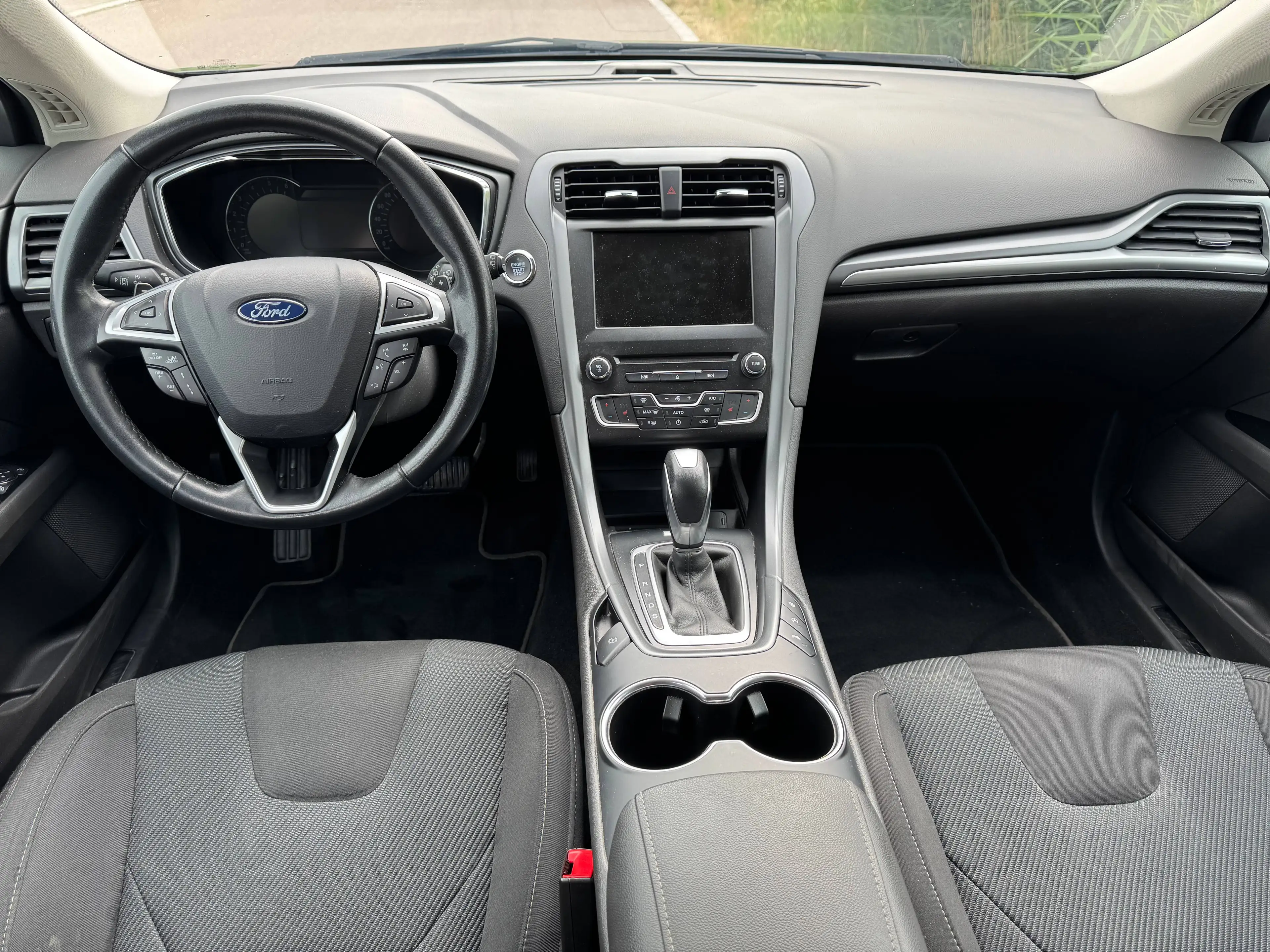 Ford Mondeo Titanium — photo 8