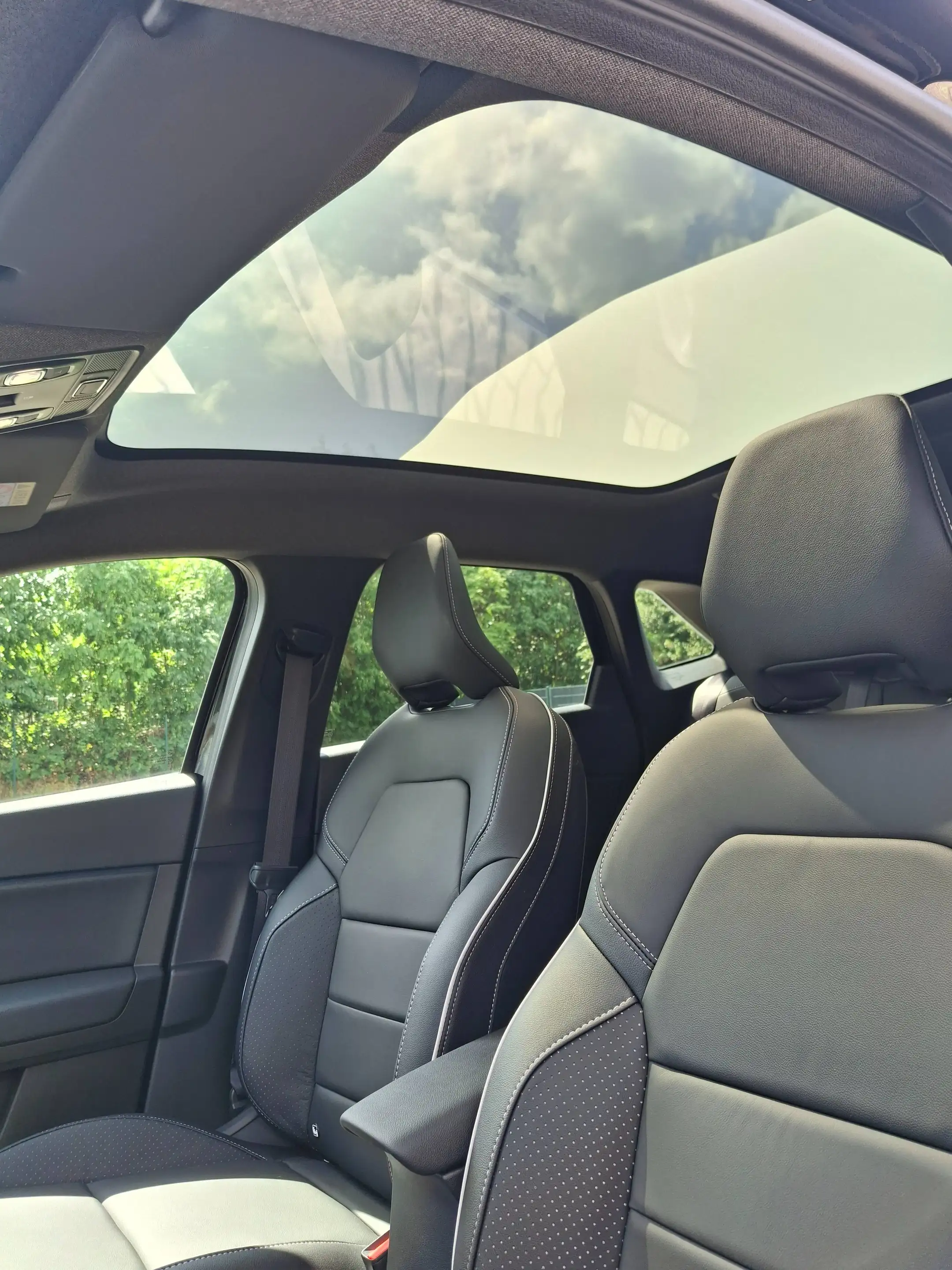 Mitsubishi Grandis 1,8 Hybrid Top — photo 9