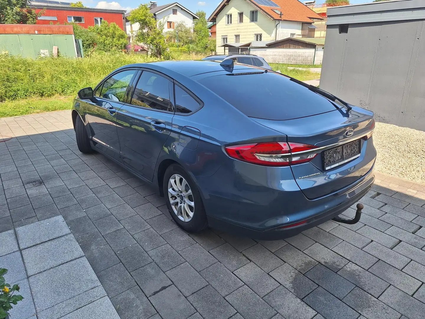 Ford Mondeo Mondeo Traveller Business 2,0 EcoBlue SCR Business Blau - 2
