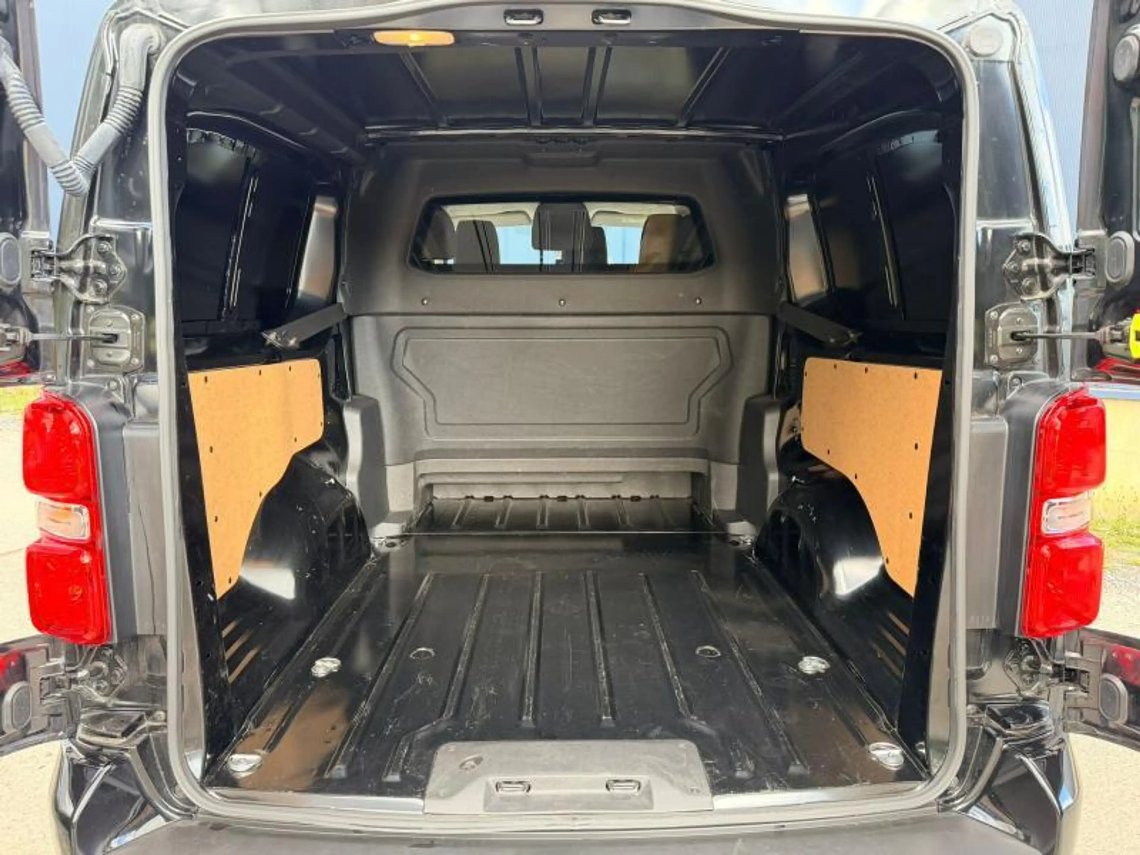 Peugeot Expert Double Cabine / 180ch / Pack Style / EAT8 — photo 9