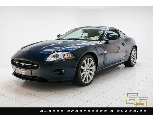 Jaguar XK 4.2 V8 Coupé Full options - History available
