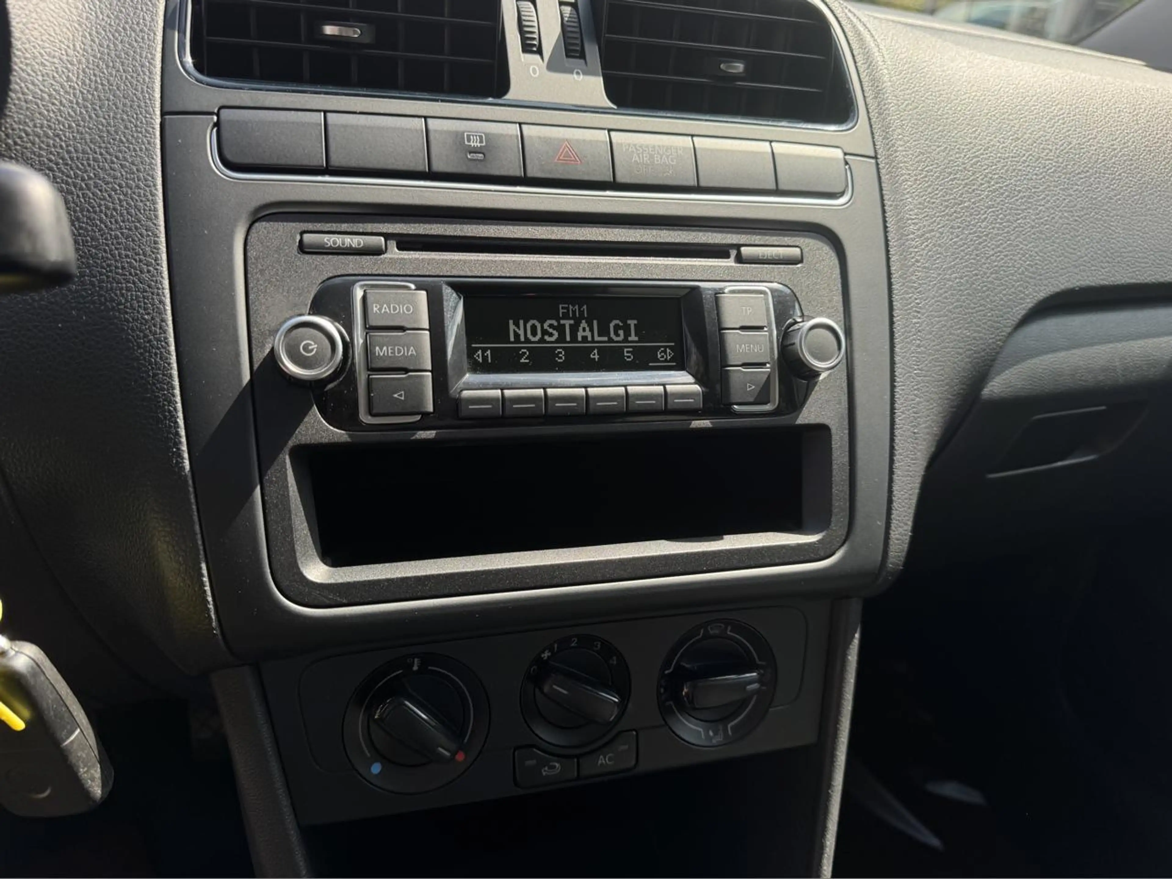 Volkswagen Polo 1.2i Trendline — photo 8