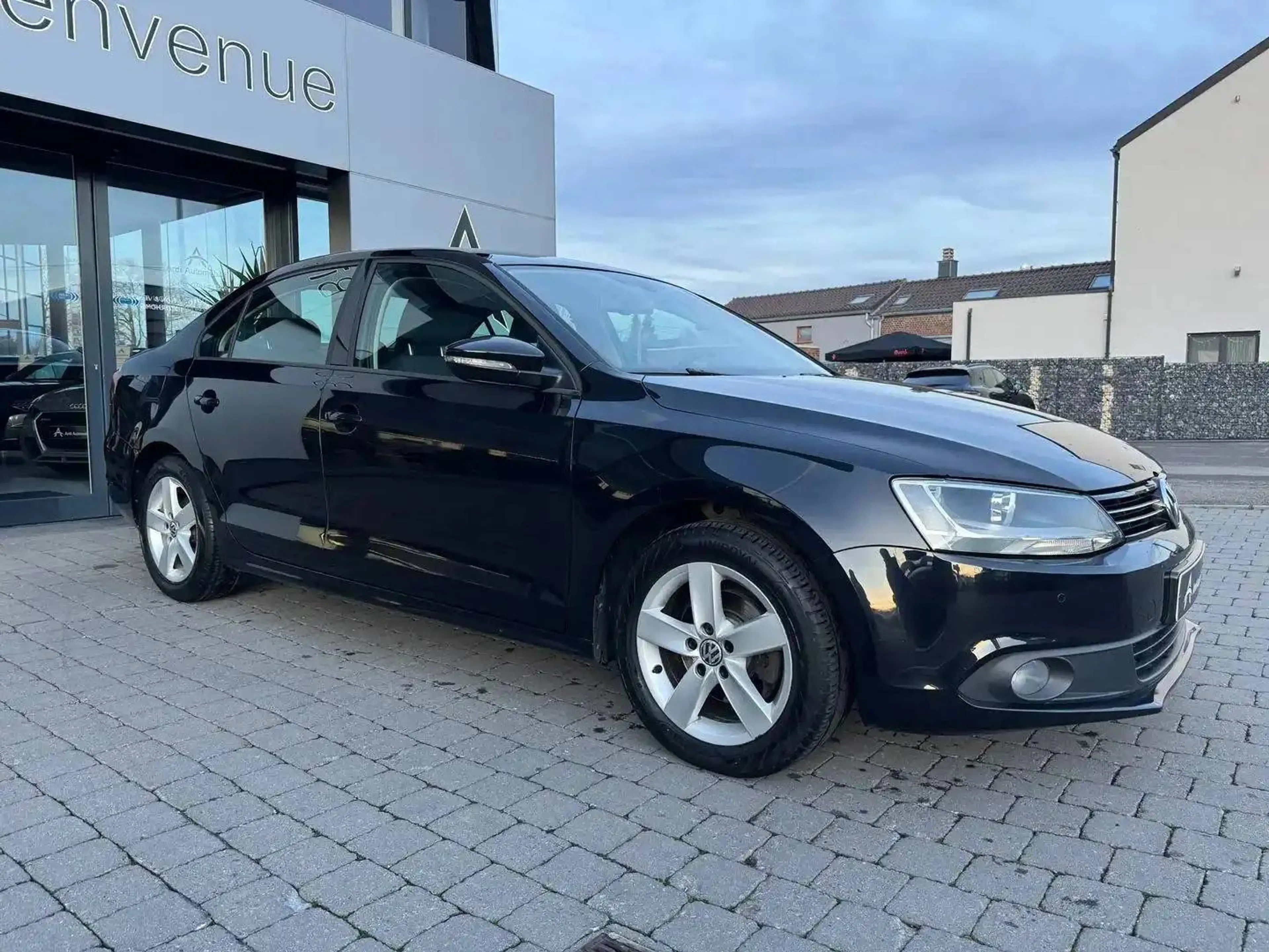 Volkswagen Jetta 1.6 TDi *GARANTIE 12 MOIS*1er PROPRIETAIRE* — photo 11