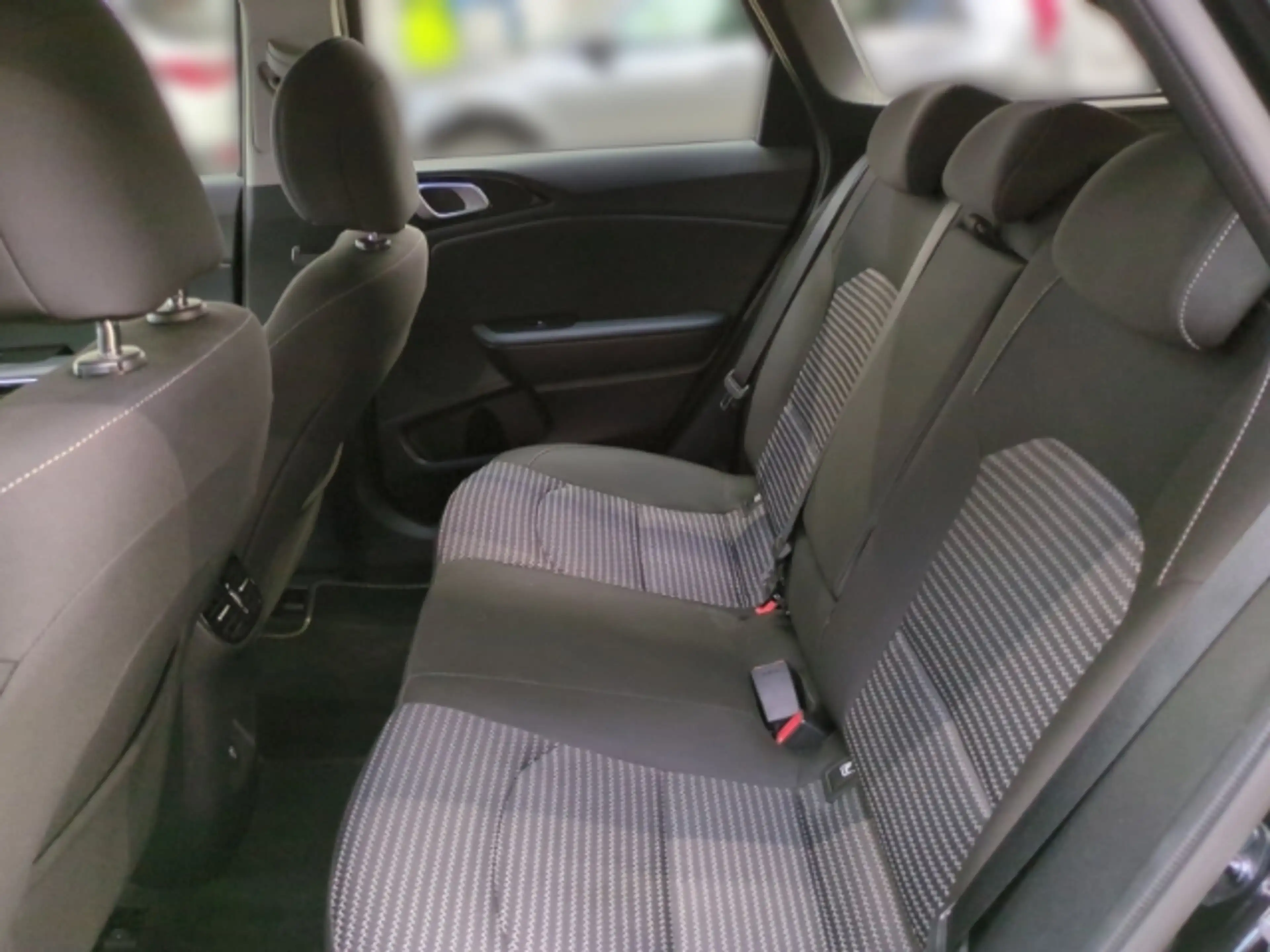 Kia Ceed / cee'd Sportswagon Spirit 1.5T NAVI,CARPLAY,SITZHZG — photo 10