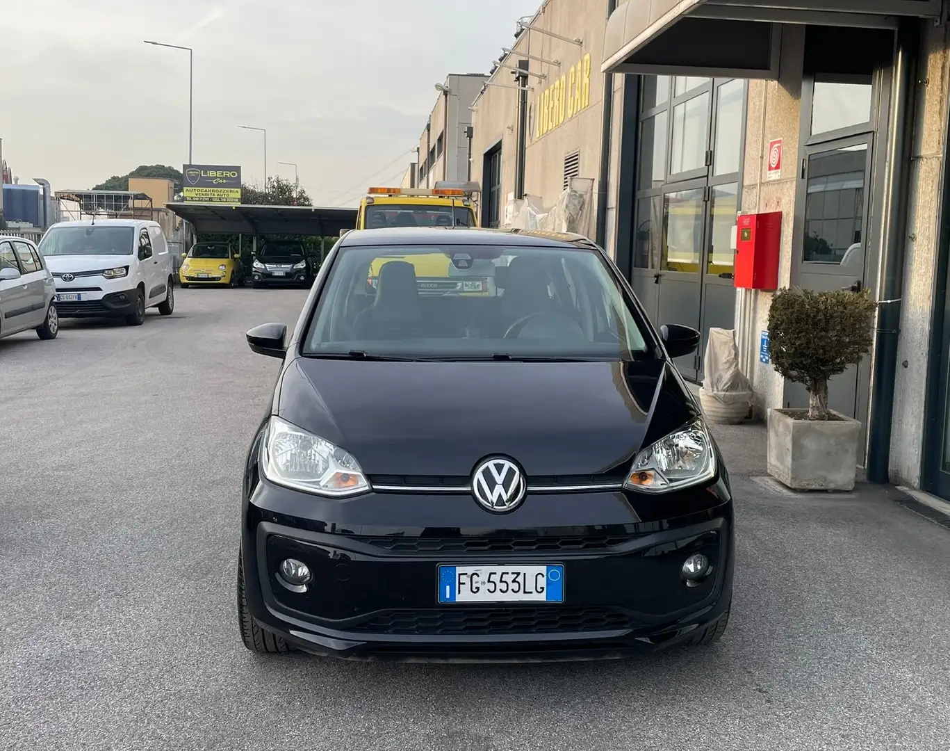 Volkswagen up! VOLKSWAGEN UP 1.0 Benzina – NEOPATENTATI Nero - 2