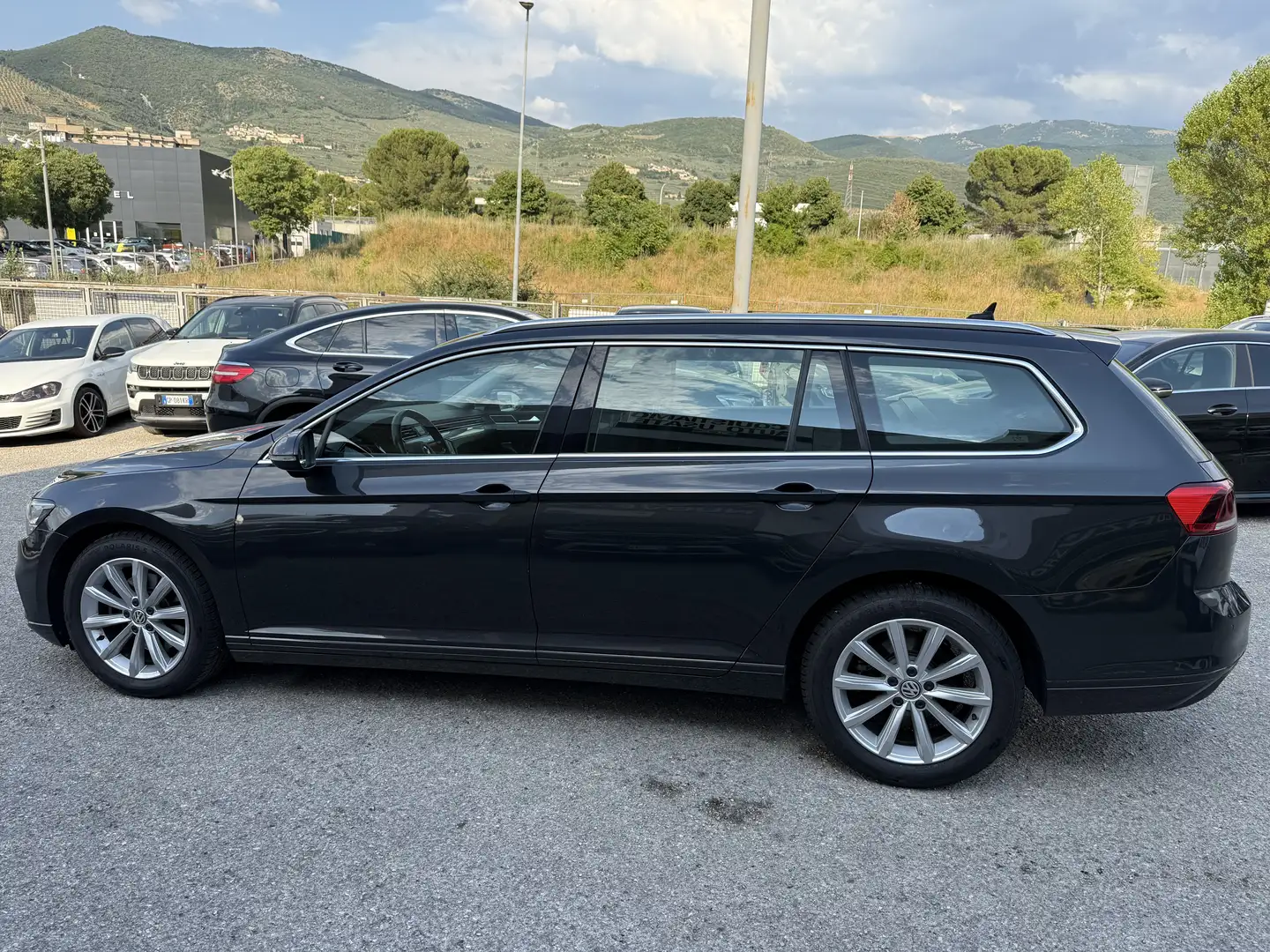 Volkswagen Passat Variant Passat VIII 2019 Variant 1.6 Business 120cv dsg Gris - 2