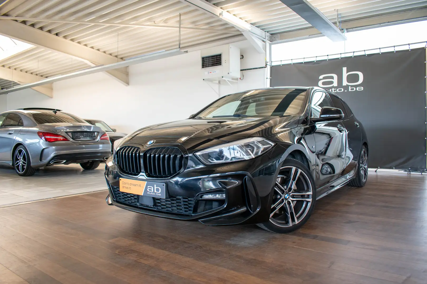 BMW 118 I M-SPORT,CARPLAY,NAVI, LED, ZETELVERW, AIRCO, PDC Noir - 1