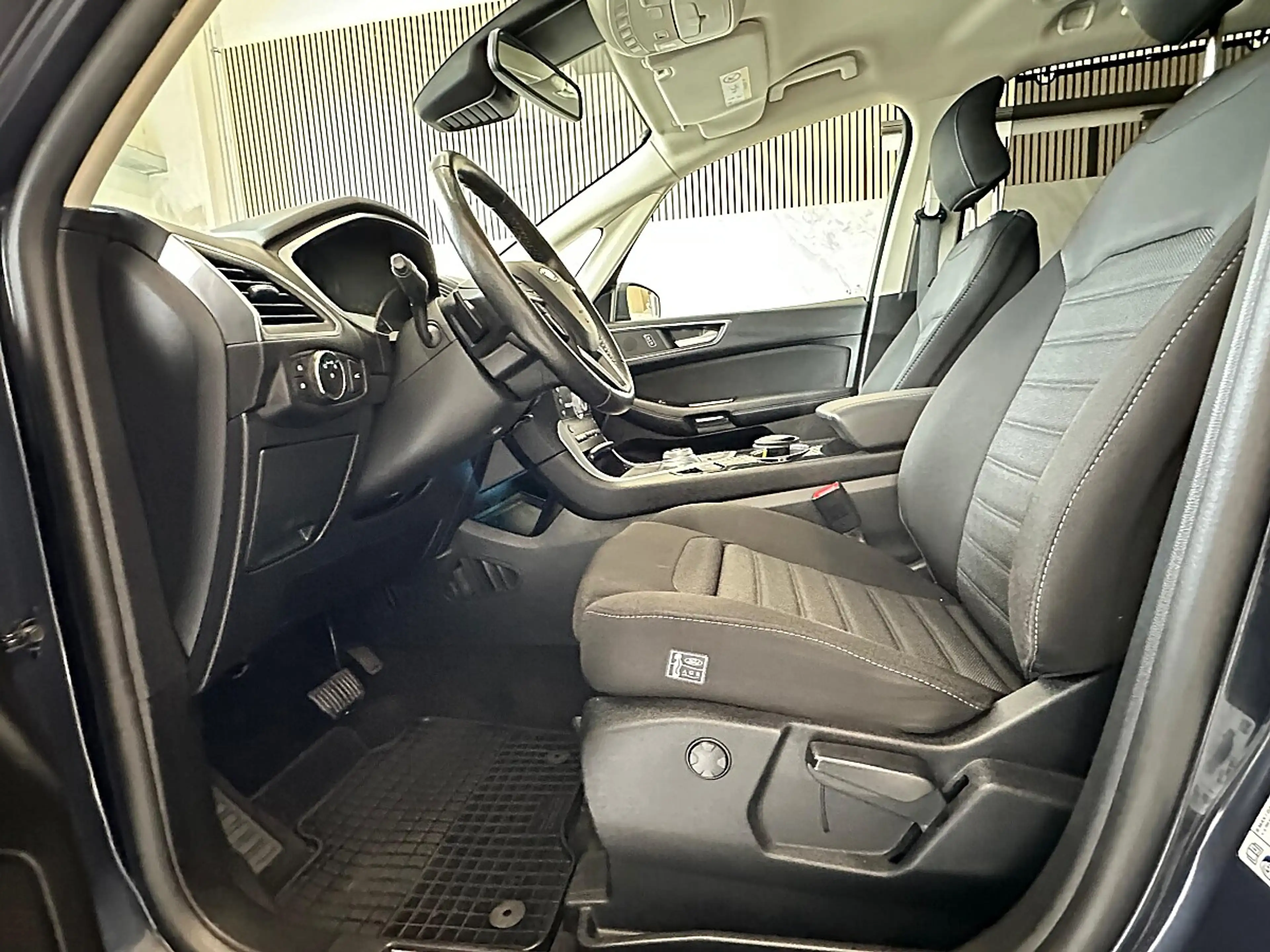 Ford Galaxy 2,0 EcoBlue SCR AWD Titanium Aut.  7 Sitze, 19-... — photo 15