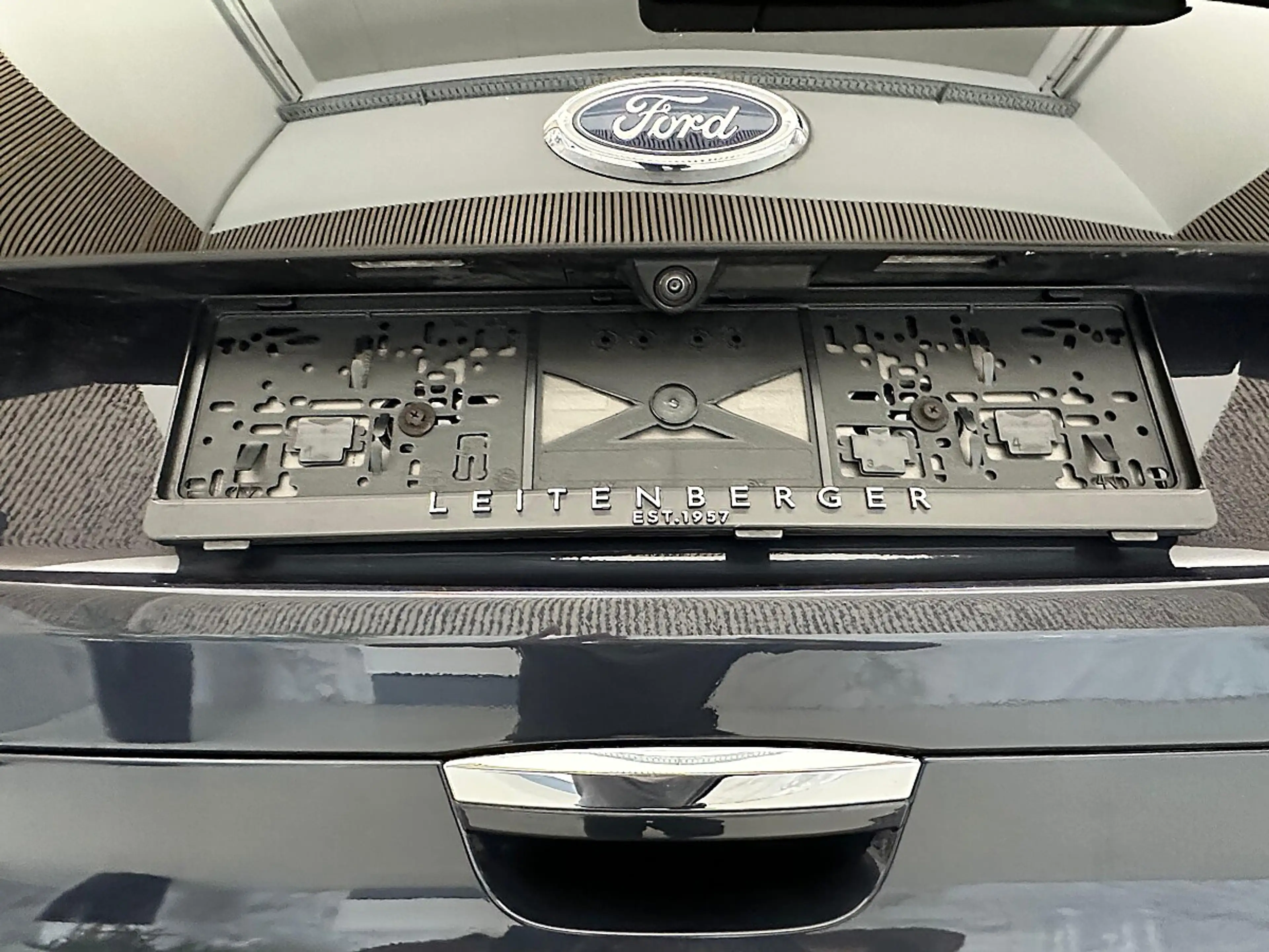 Ford Galaxy 2,0 EcoBlue SCR AWD Titanium Aut.  7 Sitze, 19-... — photo 4
