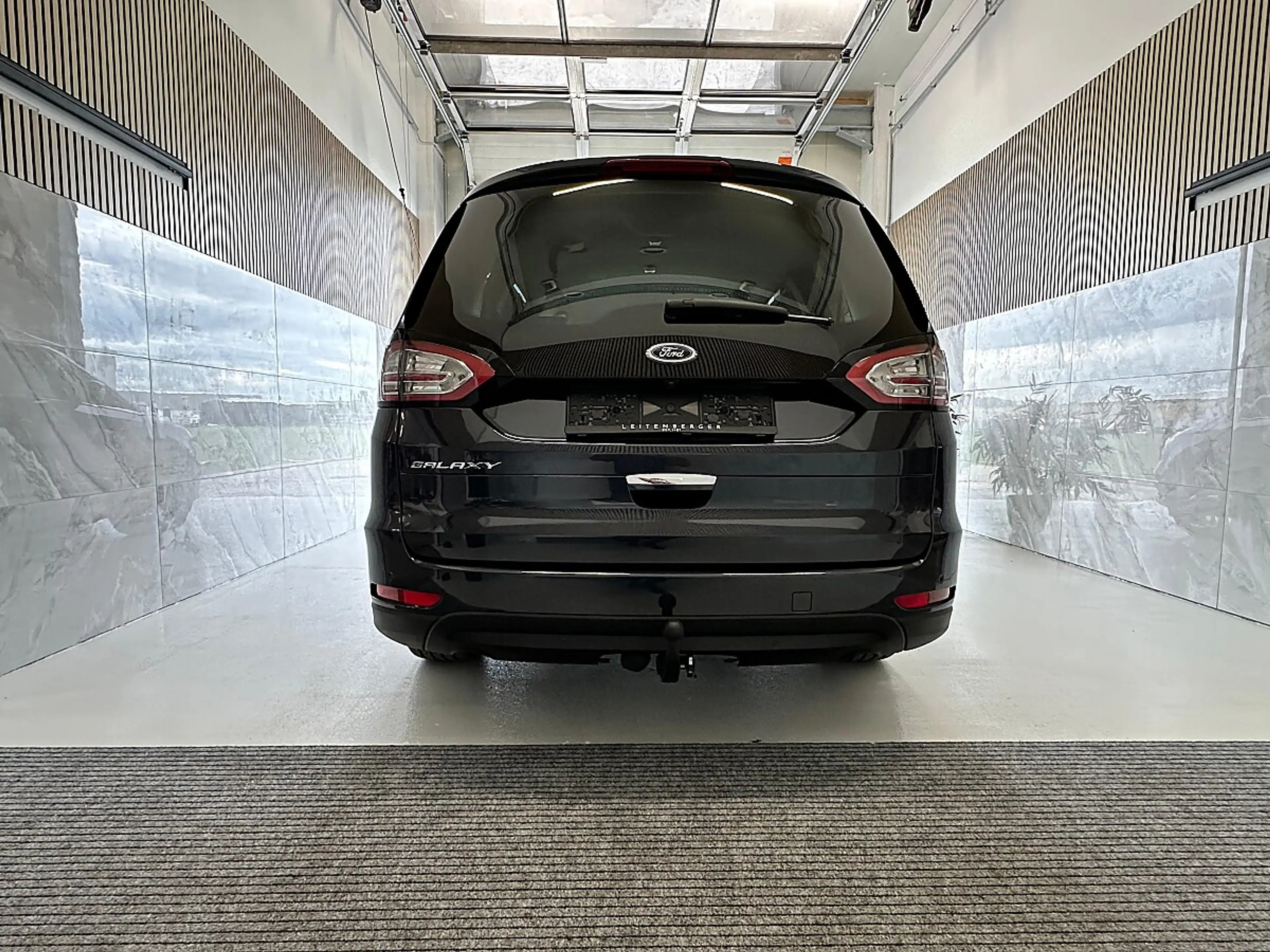Ford Galaxy 2,0 EcoBlue SCR AWD Titanium Aut.  7 Sitze, 19-... — photo 5
