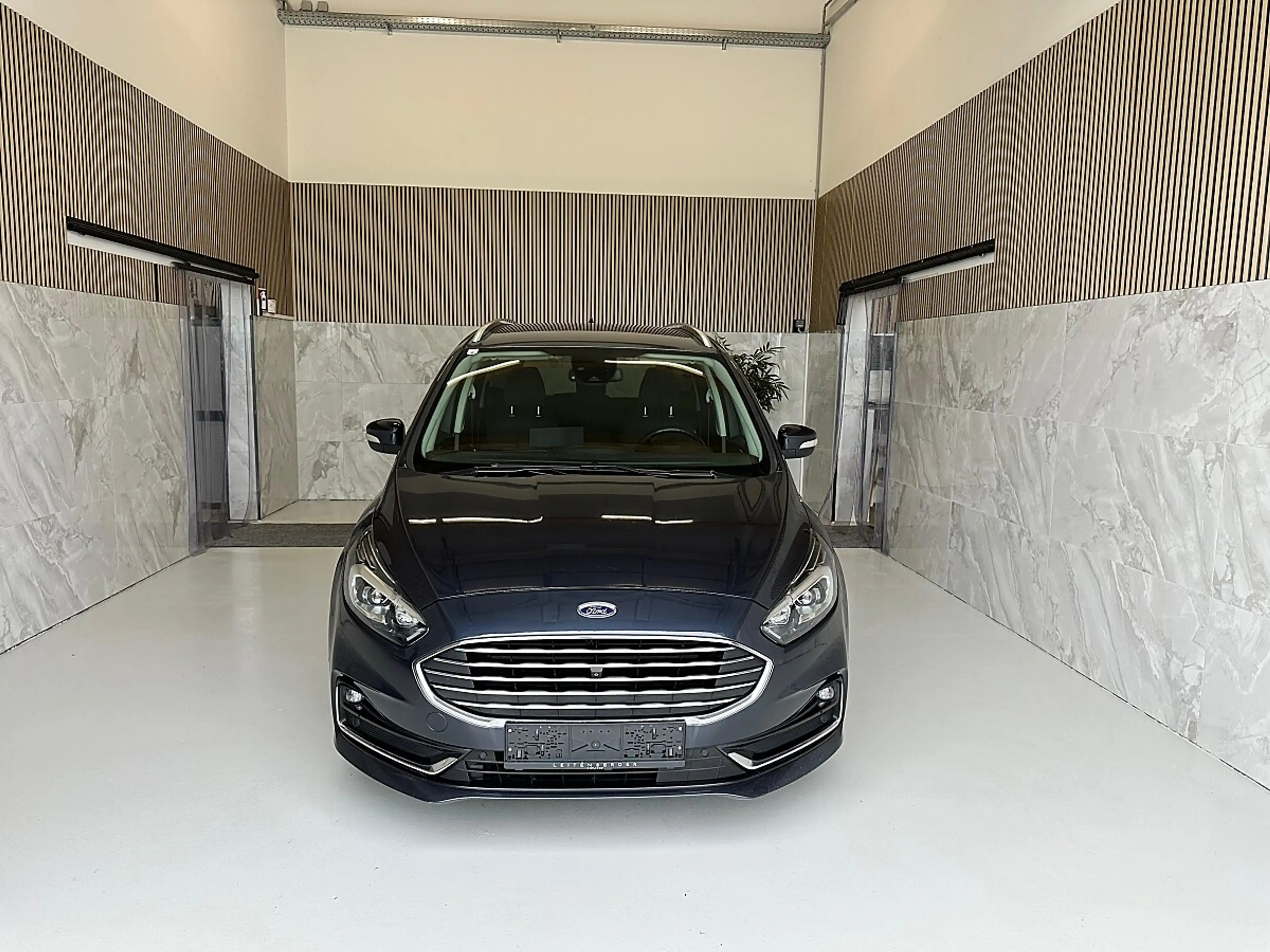 Ford Galaxy 2,0 EcoBlue SCR AWD Titanium Aut.  7 Sitze, 19-... — photo 2