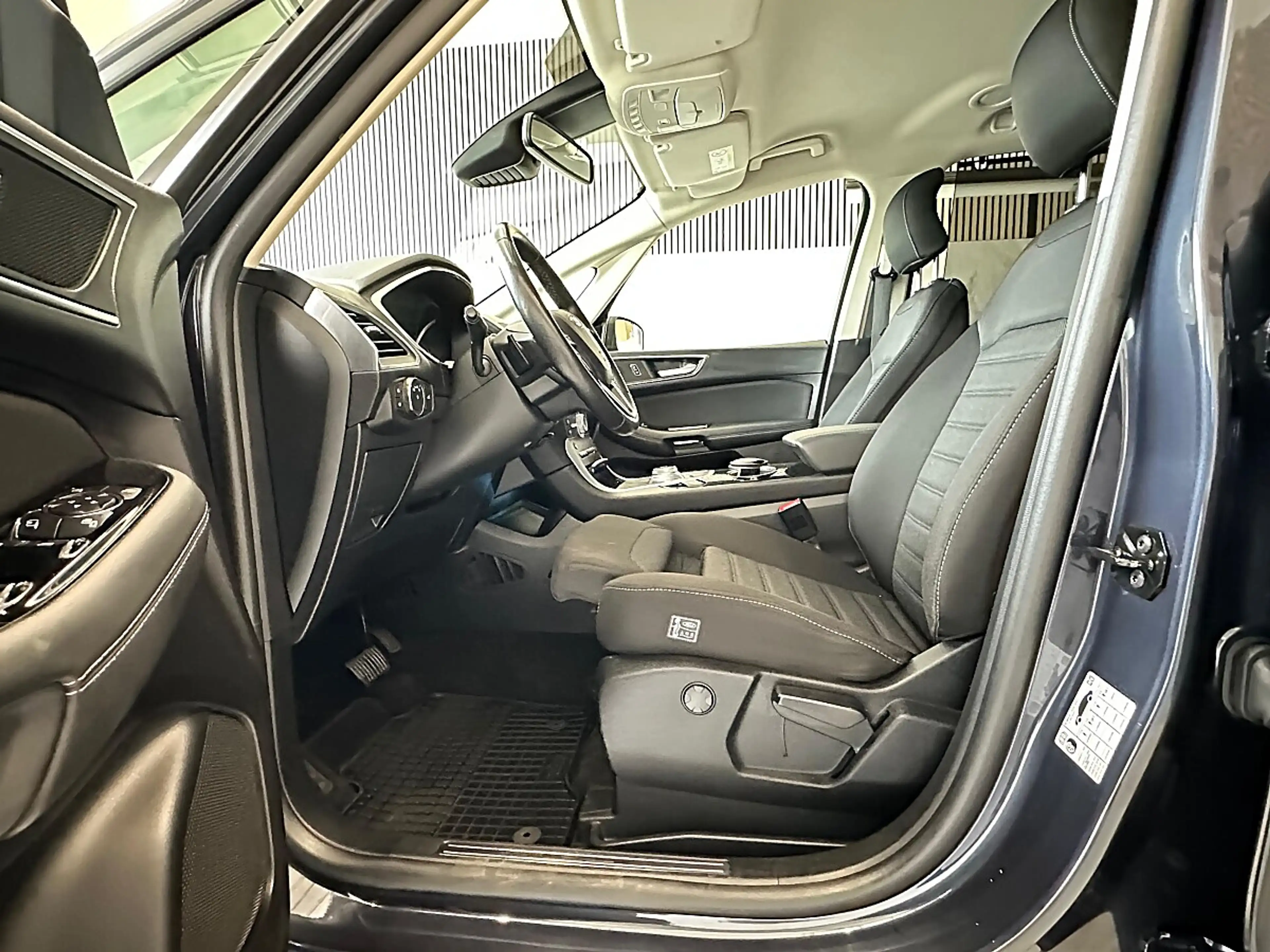 Ford Galaxy 2,0 EcoBlue SCR AWD Titanium Aut.  7 Sitze, 19-... — photo 14