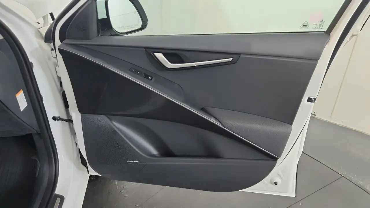 Kia Niro снимка Kia Niro