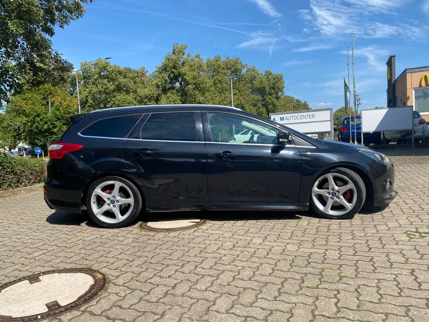 Ford Focus Turnier Titanium Schwarz - 2