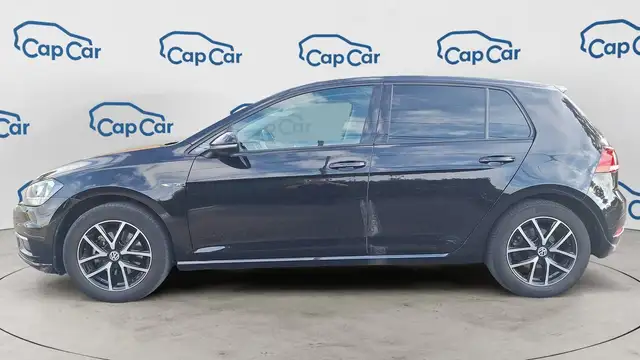 Volkswagen Golf view 2