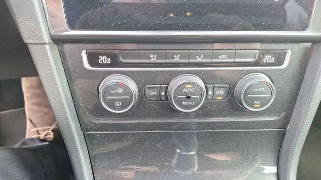 Volkswagen Golf view 13
