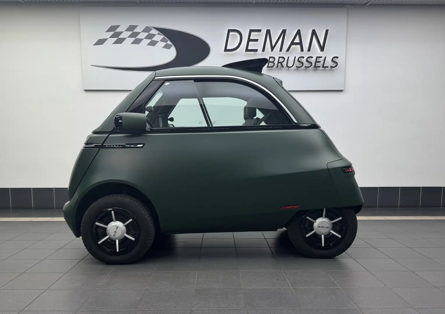 Micro Microlino - 90 Km/h - Toit ouvrant - Mat Vert - 2