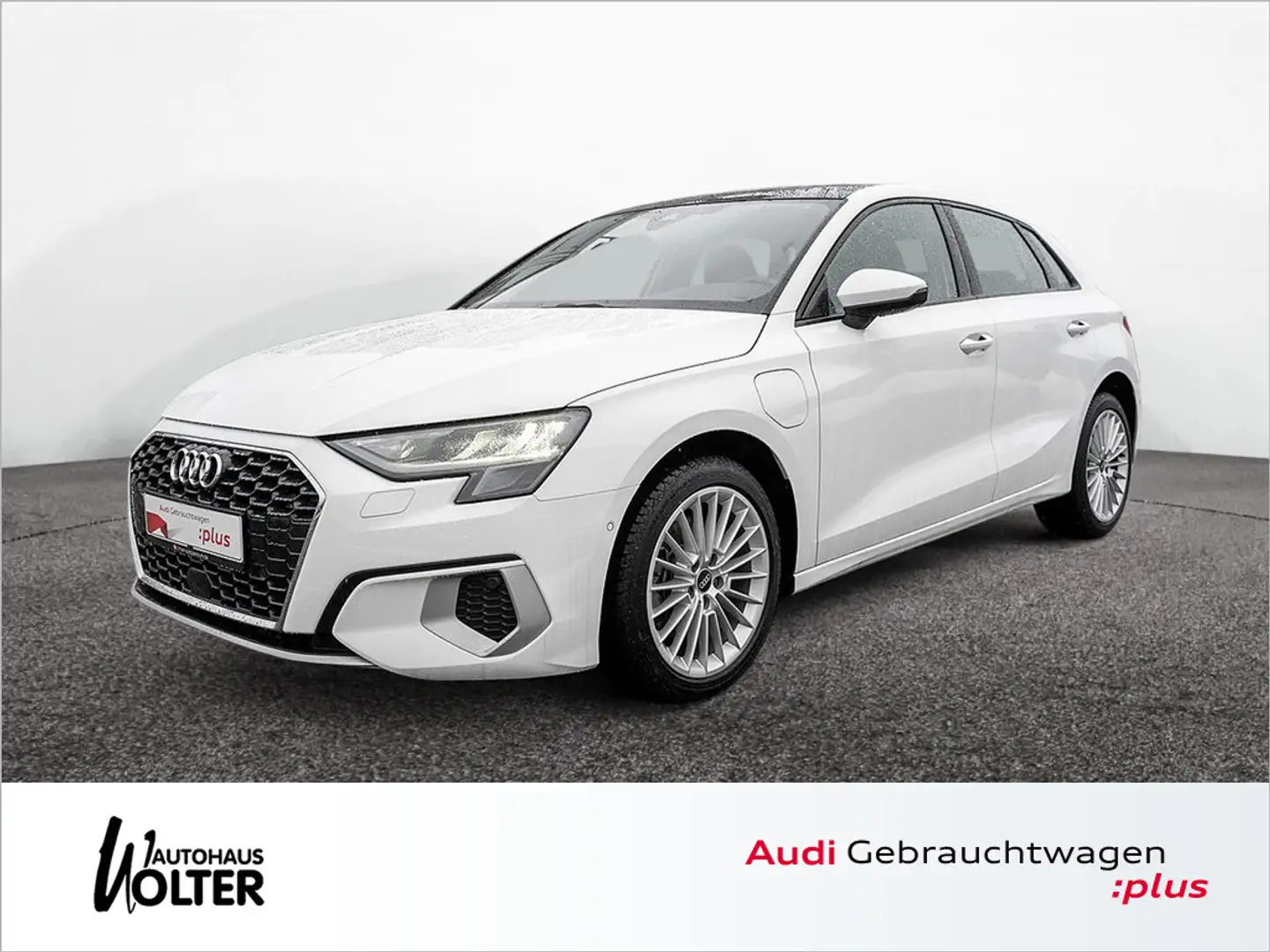 Audi A3 Sportback 40 TFSI e advanced Pano Kam Navi Weiß - 1