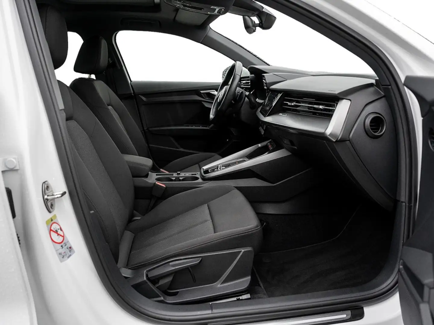 Audi A3 Sportback 40 TFSI e advanced Pano Kam Navi Weiß - 2