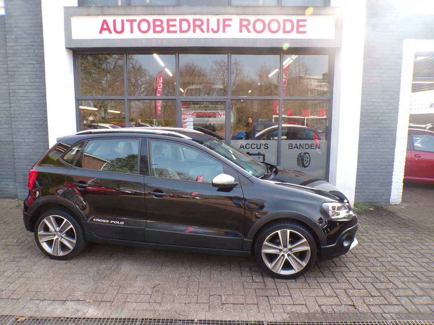 Volkswagen Polo Cross 1.2 TSI 5-Drs GOED ONDERHOUDEN ,VELE EXTRA'S! Negru - 1