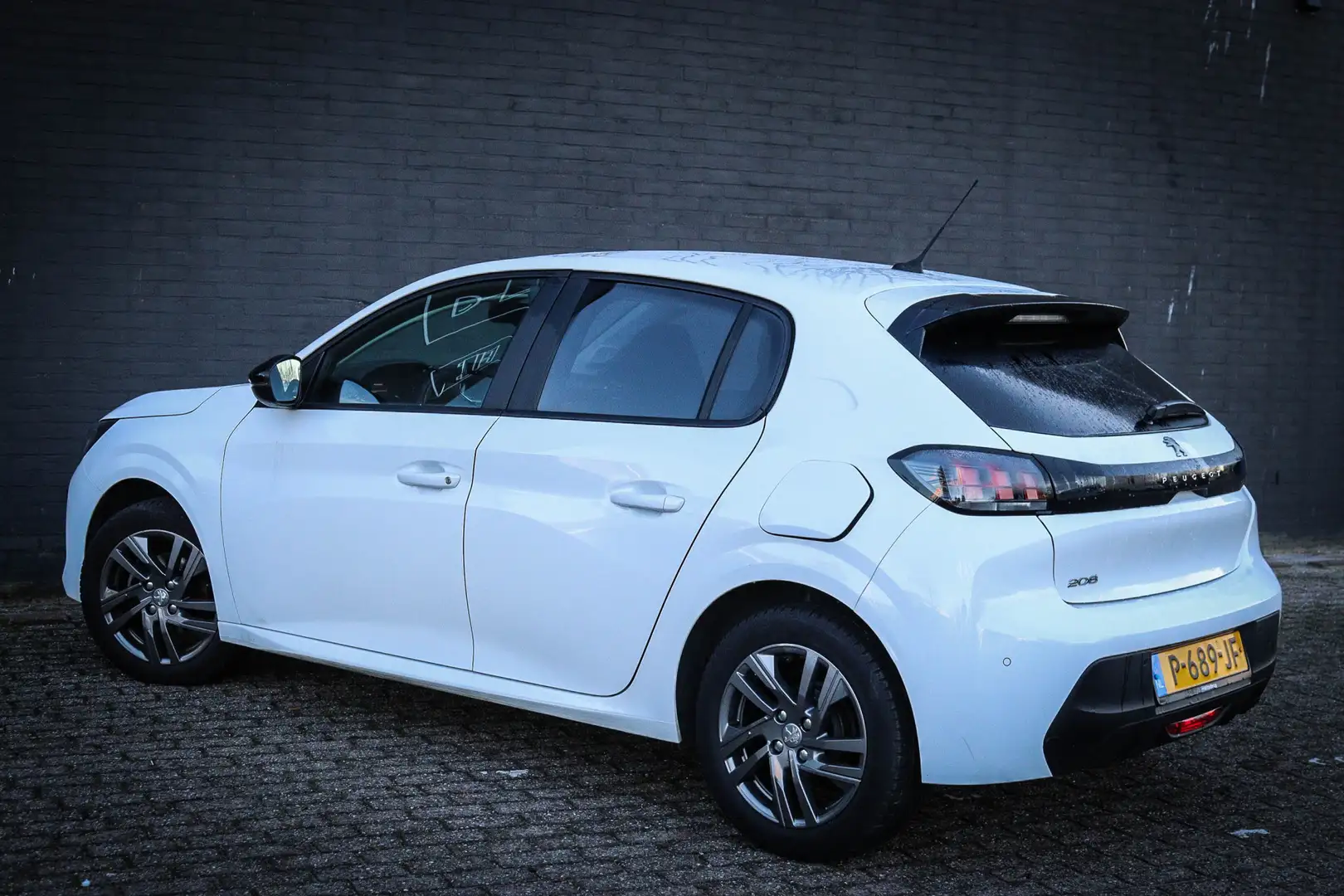 Peugeot 208 1.2 PureTech Active Pack Net binnen - Nu al te bez Wit - 2
