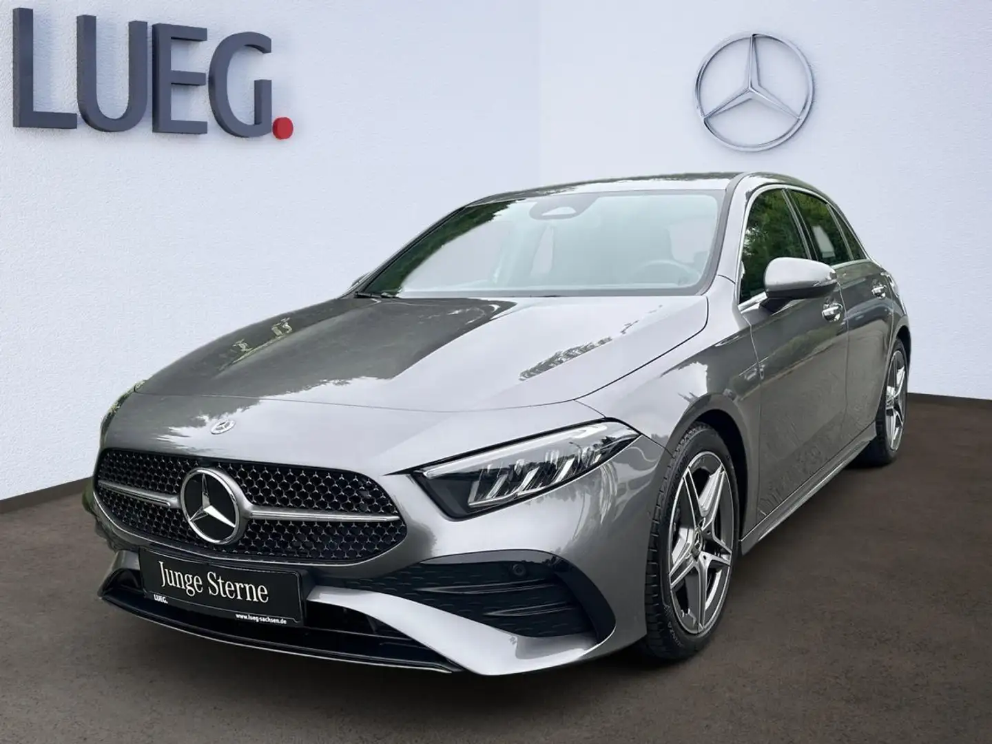 Mercedes-Benz A 200 AMG-ADVANCED-PLUS+WINTERPAKET+KAMERA Grijs - 1