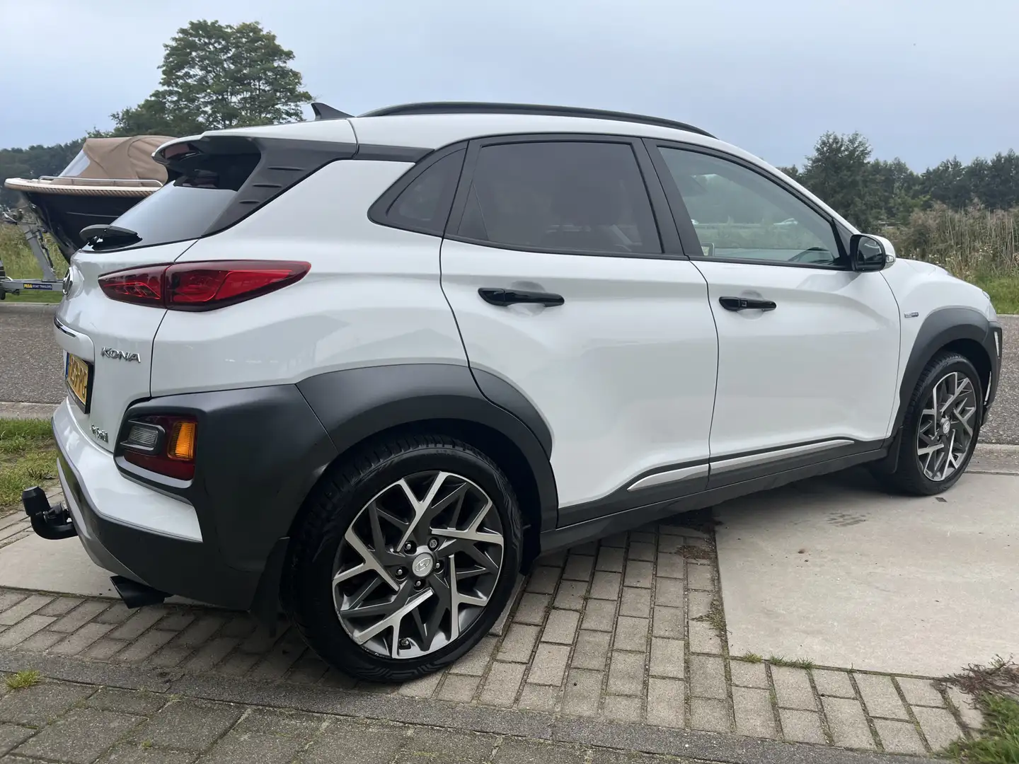 Hyundai KONA 1.6 GDI HEV Premium / Automaat / Trekhaak / Stoelv Blanco - 2