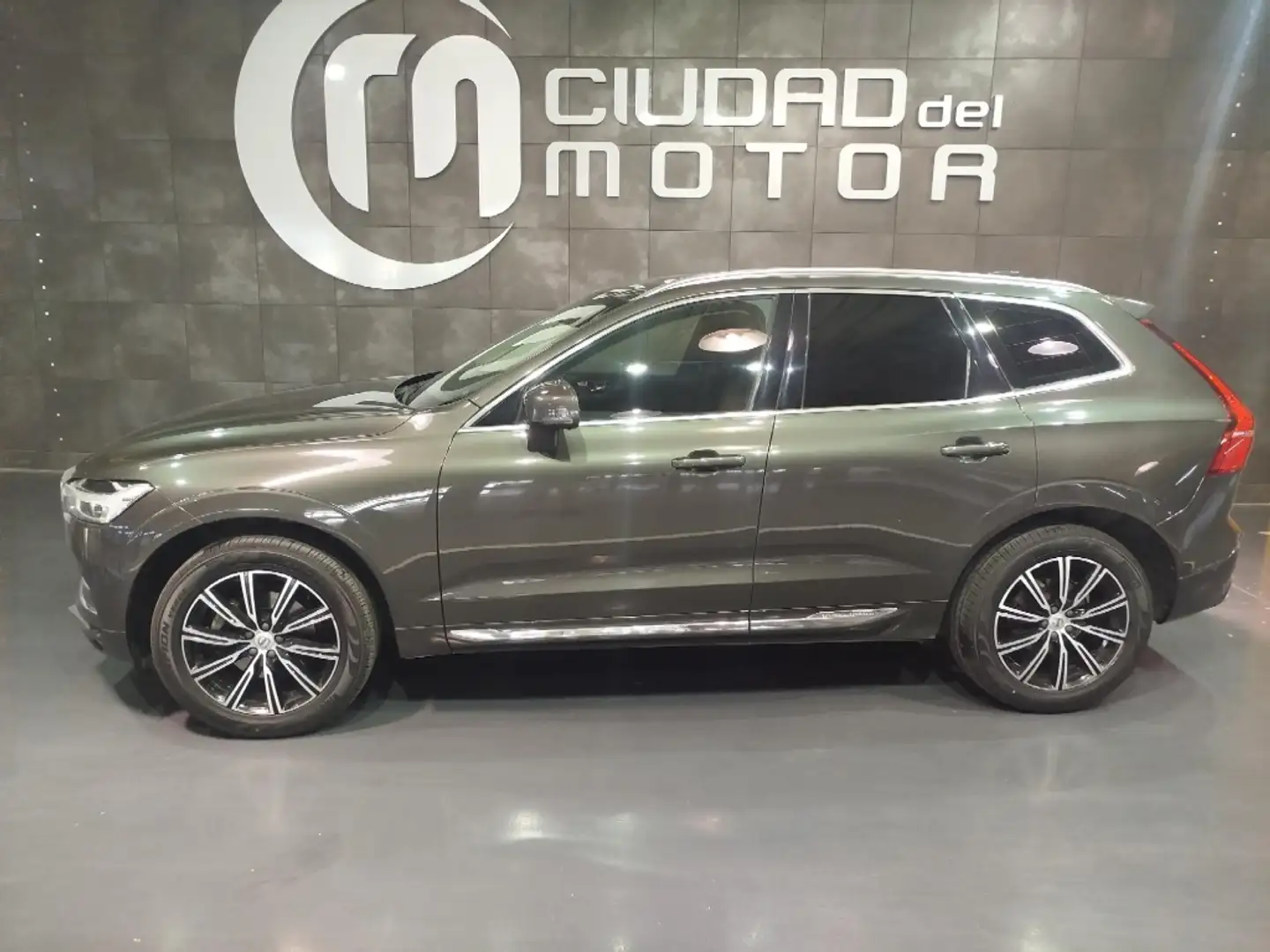 Volvo XC60 D4 Inscription Aut. Gris - 1
