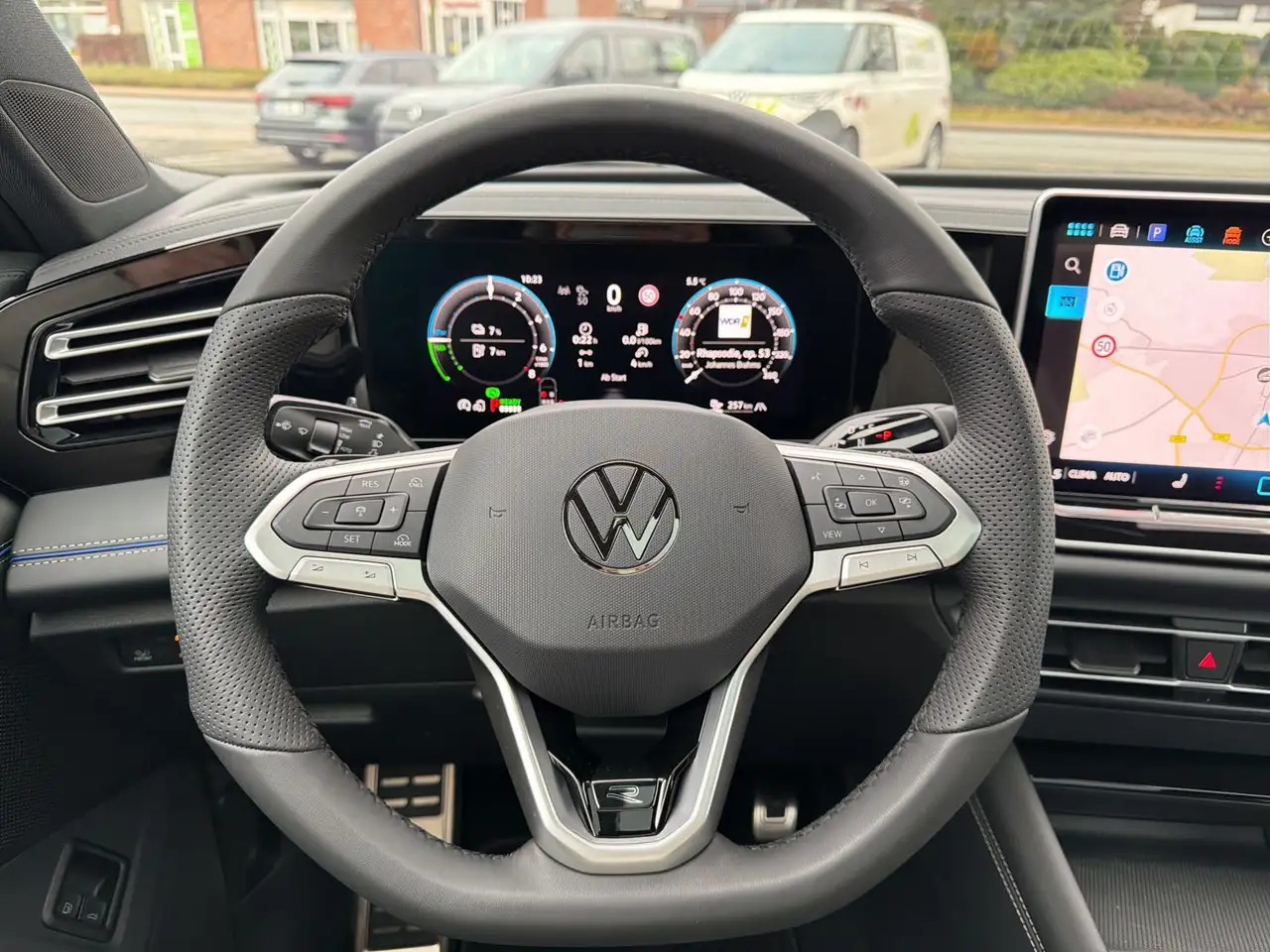 Volkswagen Tiguan R-Line eHybrid AHK Pano 20" TravelAss. IQ.Light... 15