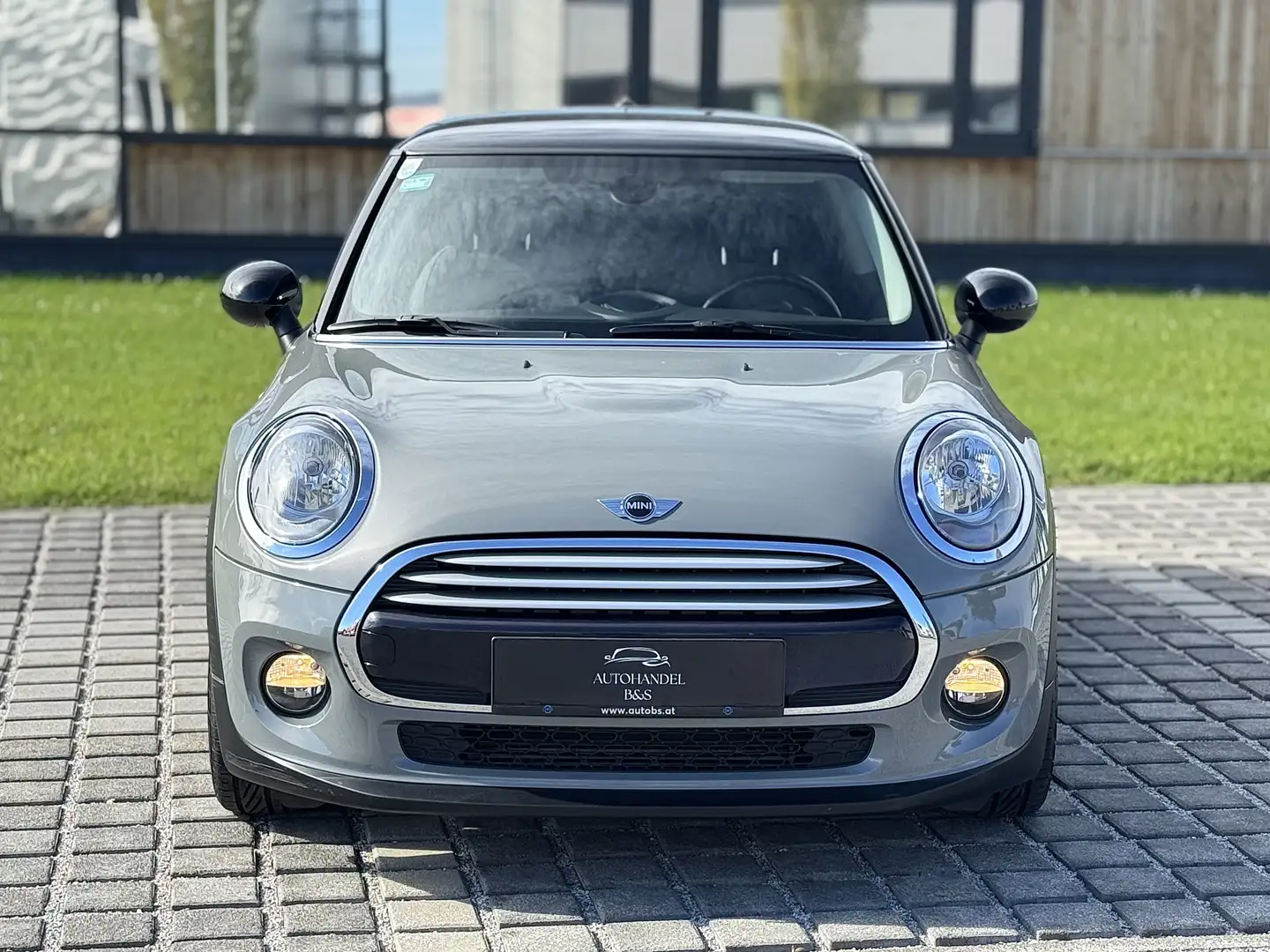 MINI Cooper Hatch Aut. *NUR 44.000KM, NAVI, PDC, SITZHEIZUNG* Grau - 2