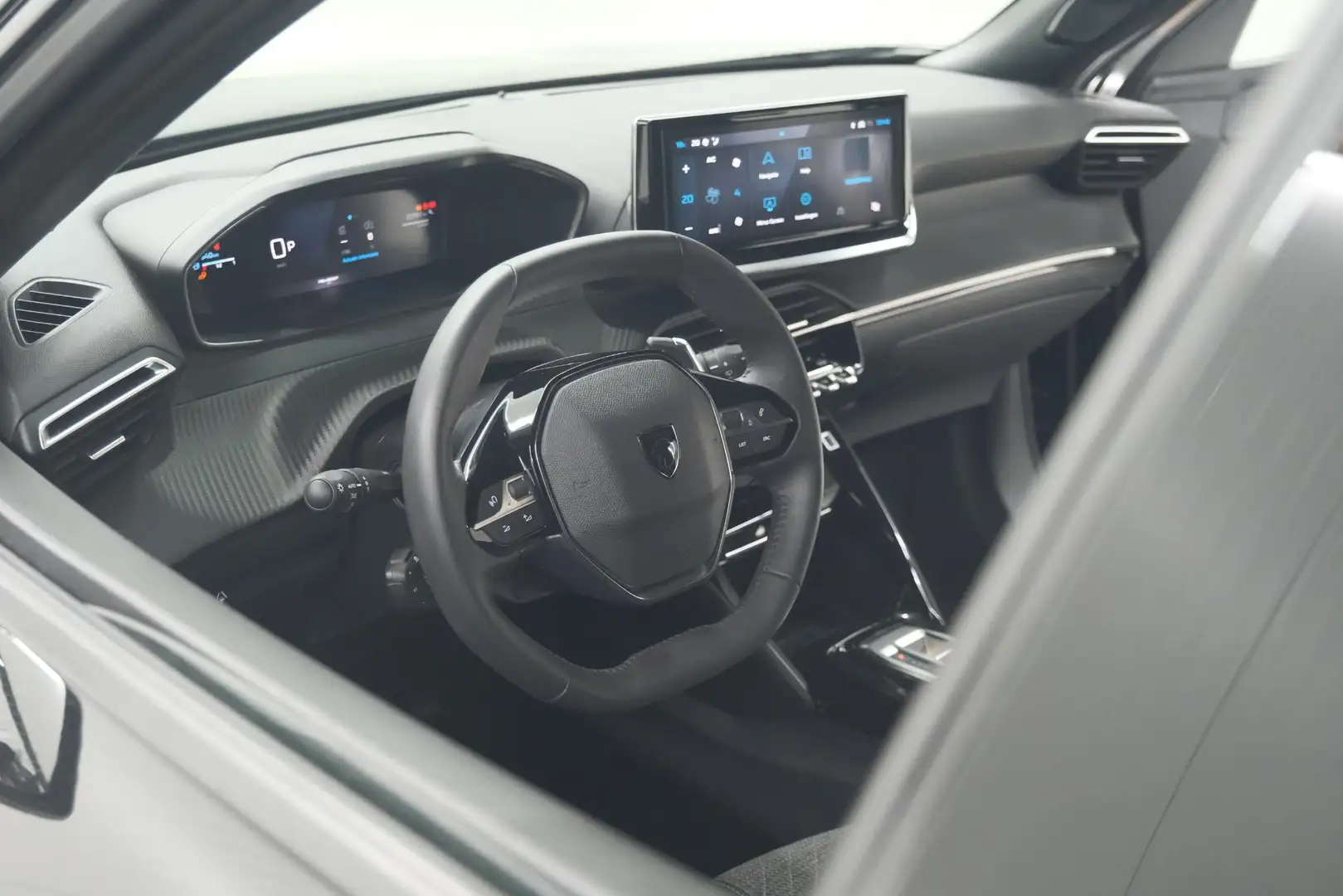 Peugeot 2008 Hybrid 136 e-DCS6 Allure | 360 Camera | Adaptieve Noir - 2