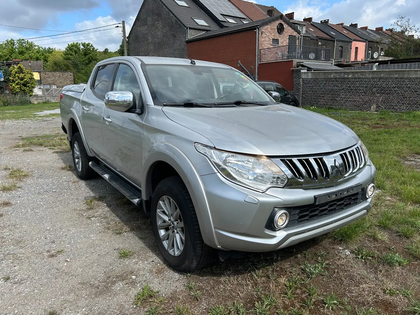 Mitsubishi L200 2.4 DID Argent - 2
