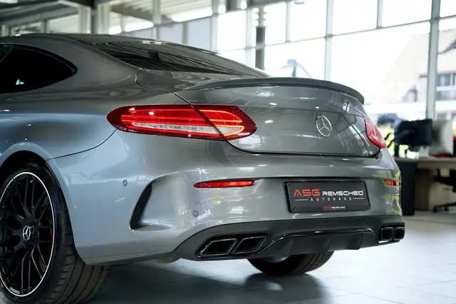 Mercedes-Benz C 63 Amg view 14