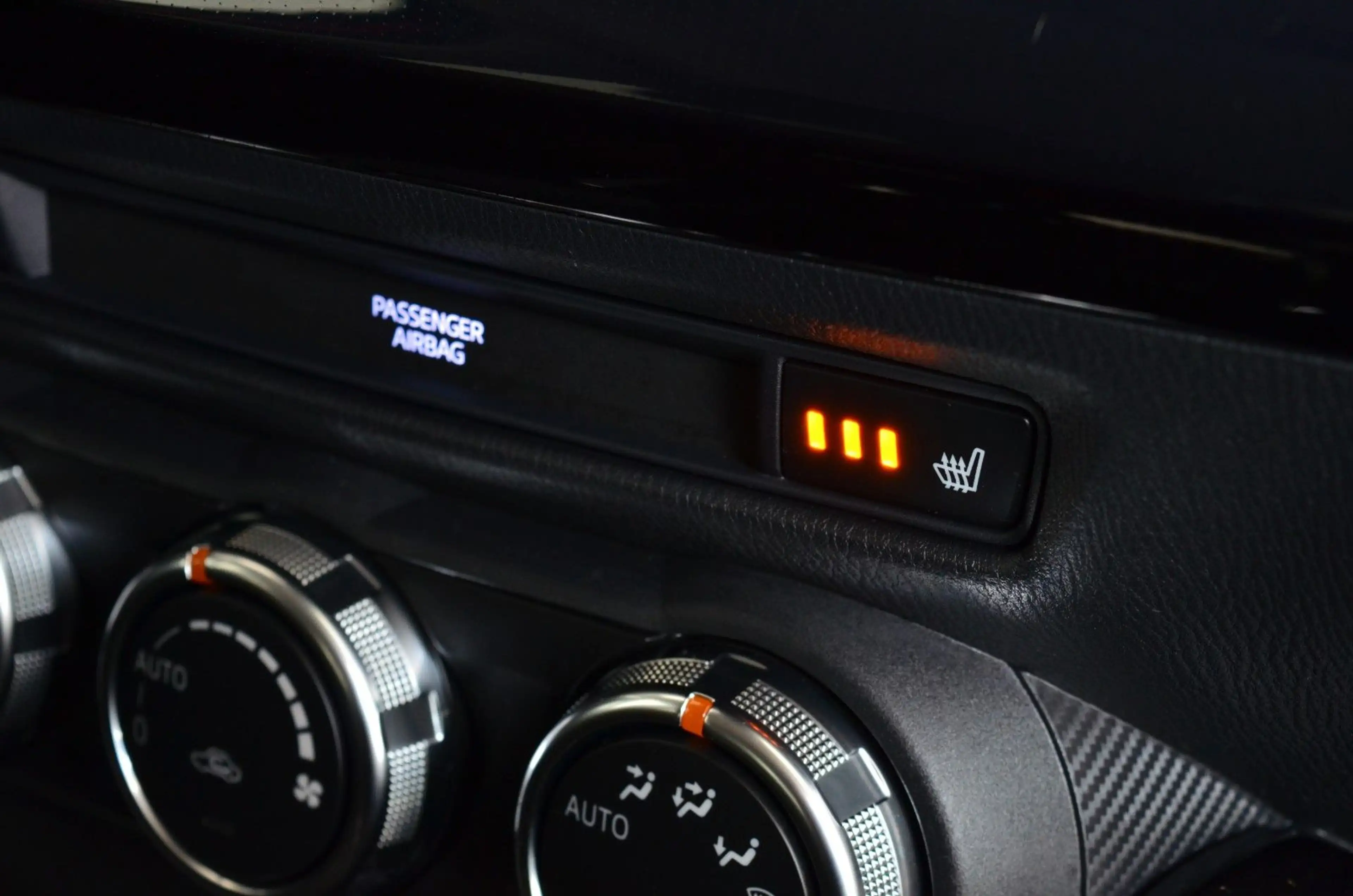 Mazda 2 Lim. Kizoku | Navi | PDC+Kamera | Sitzheizung — photo 21