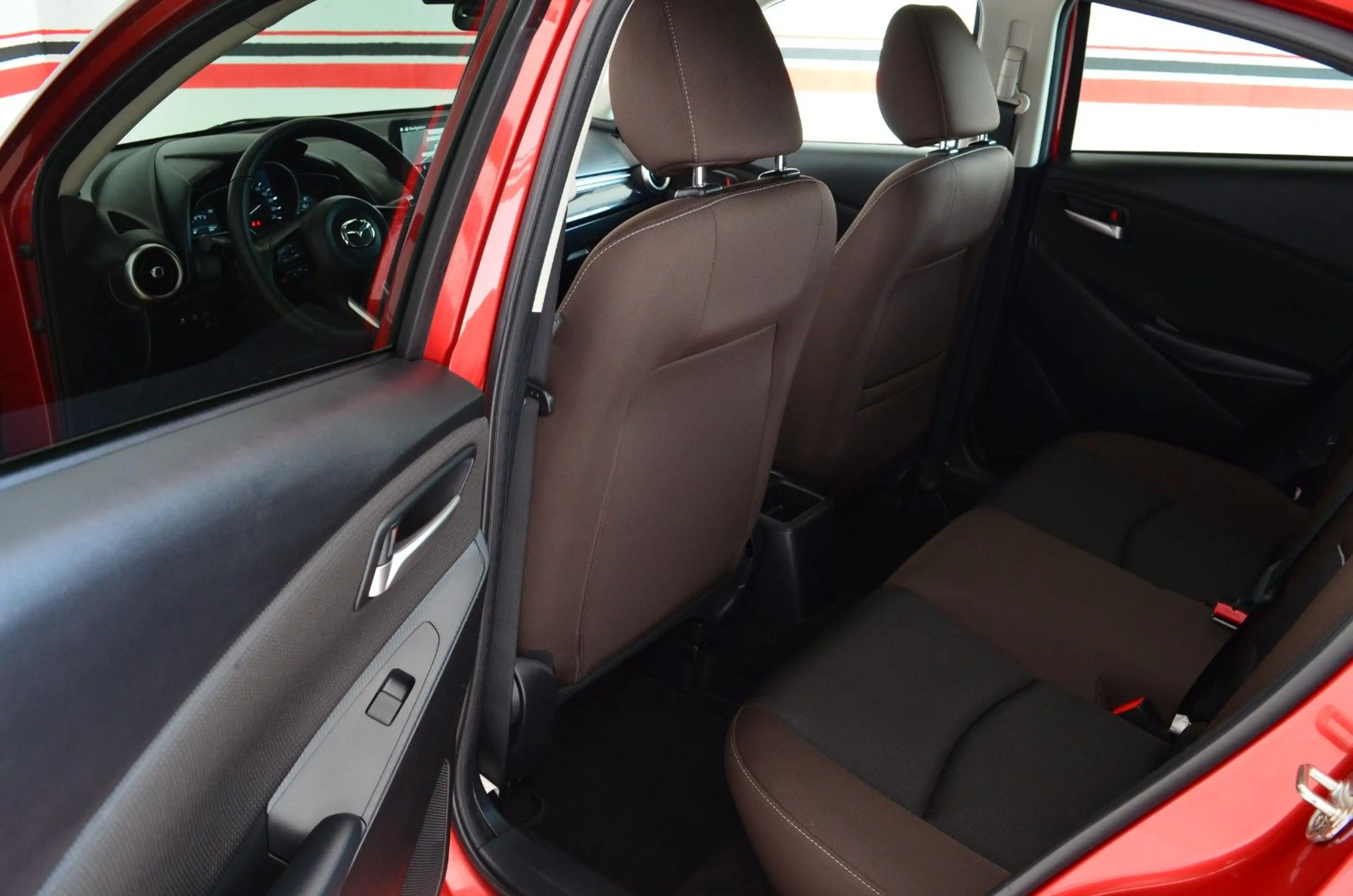 Mazda 2 Lim. Kizoku | Navi | PDC+Kamera | Sitzheizung — photo 6