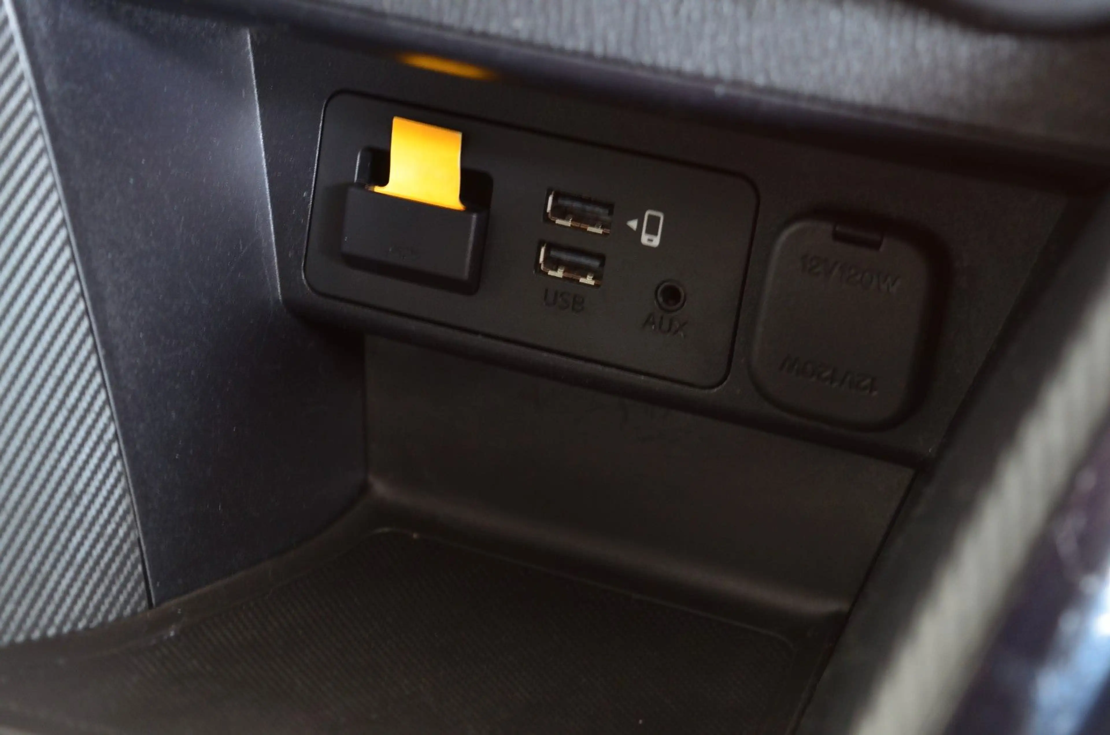 Mazda 2 Lim. Kizoku | Navi | PDC+Kamera | Sitzheizung — photo 22