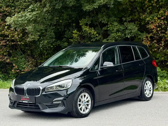 BMW 2 Series view 3