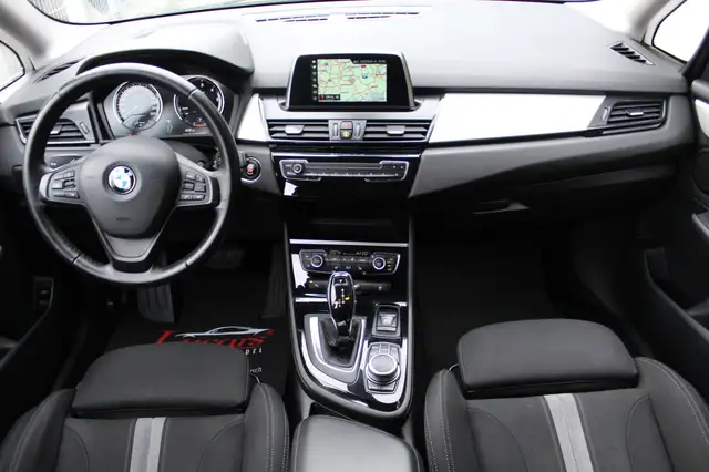 BMW 2 Series view 8