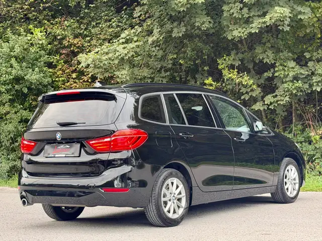 BMW 2 Series view 2