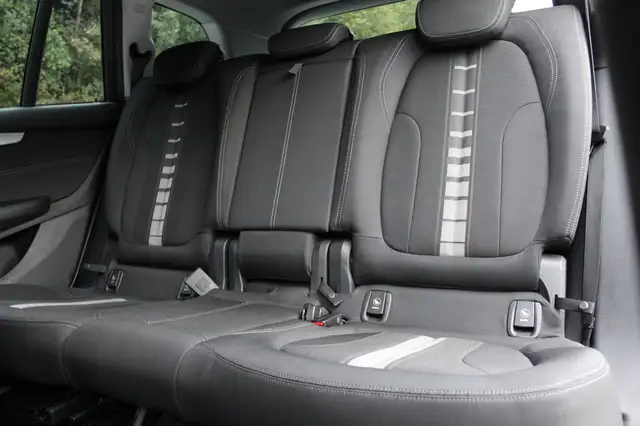 BMW 2 Series view 11