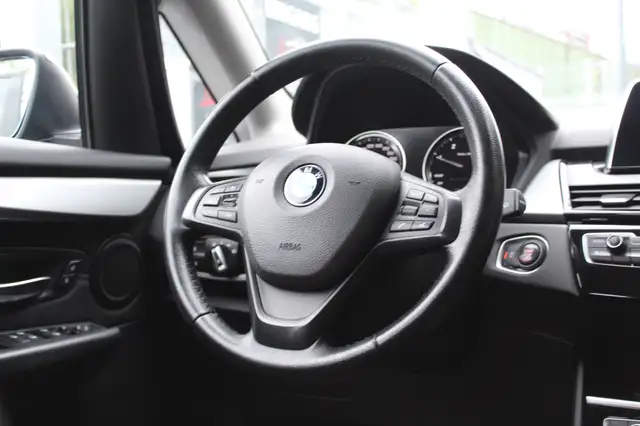 BMW 2 Series view 7