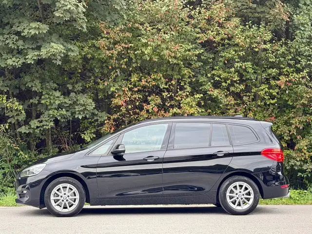 BMW 2 Series view 4