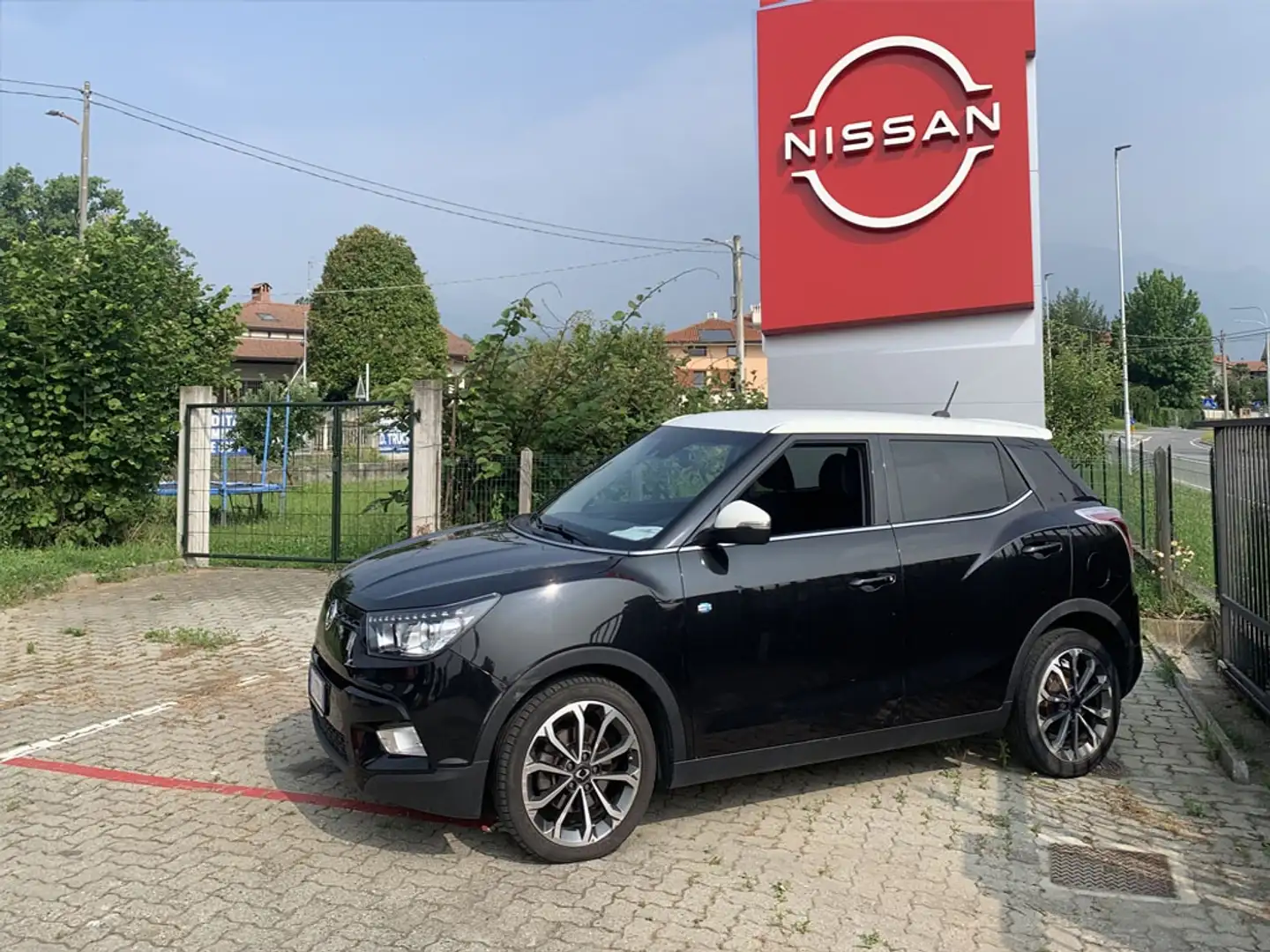 SsangYong Tivoli 1.6 e-XDi Easy Nero - 1