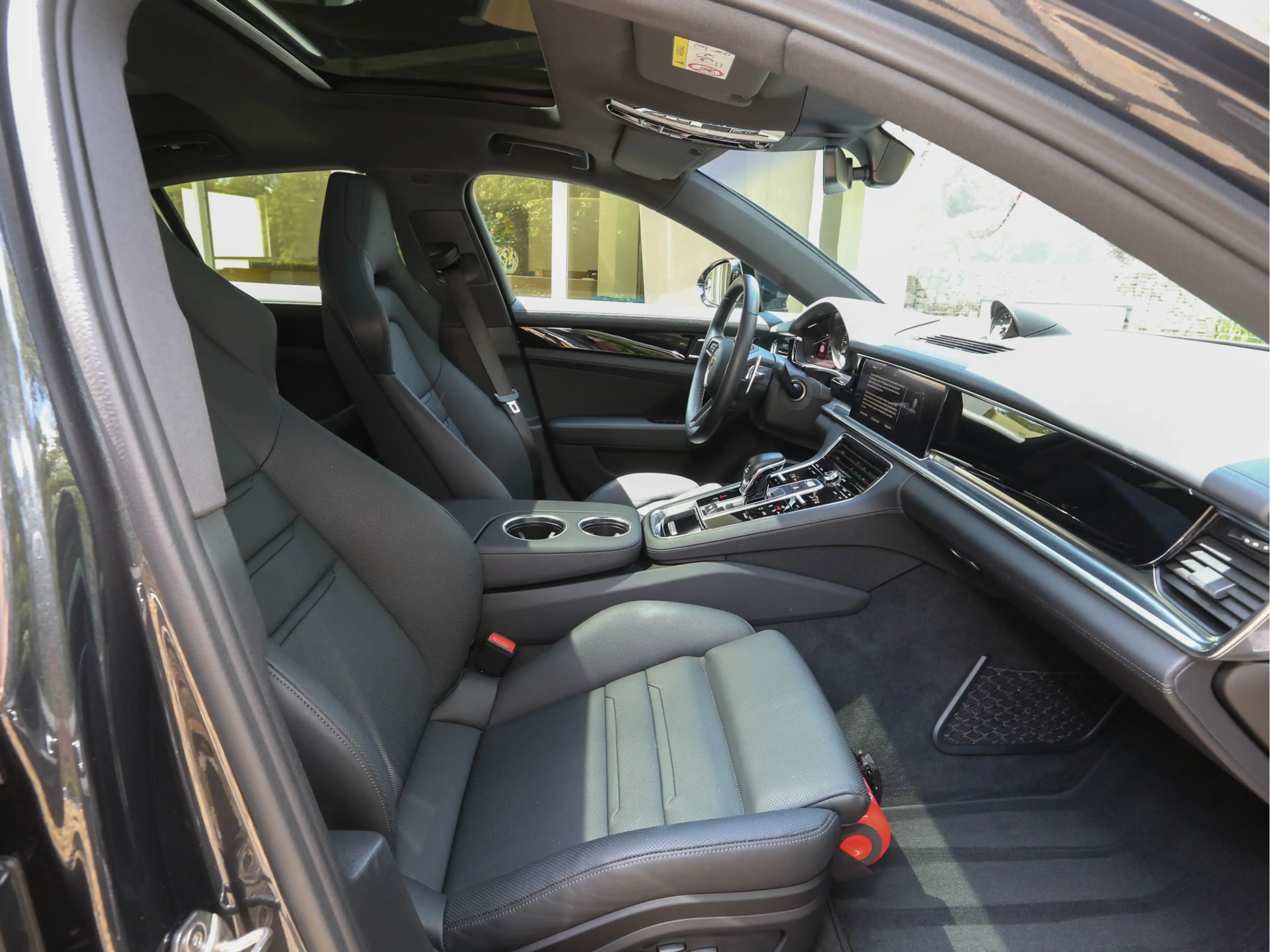 Porsche Panamera 4 E-Hybrid Platinum Edition — photo 5