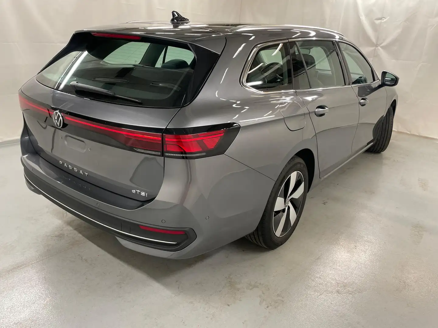 Volkswagen Passat Business Navi ParkAssist ergoActive Sitze 17"LM... Gris - 2