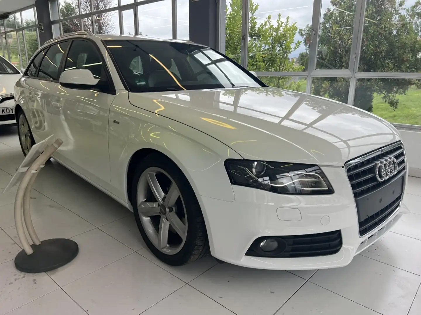 Audi A4 Avant 2.7TDI DPF Bianco - 1