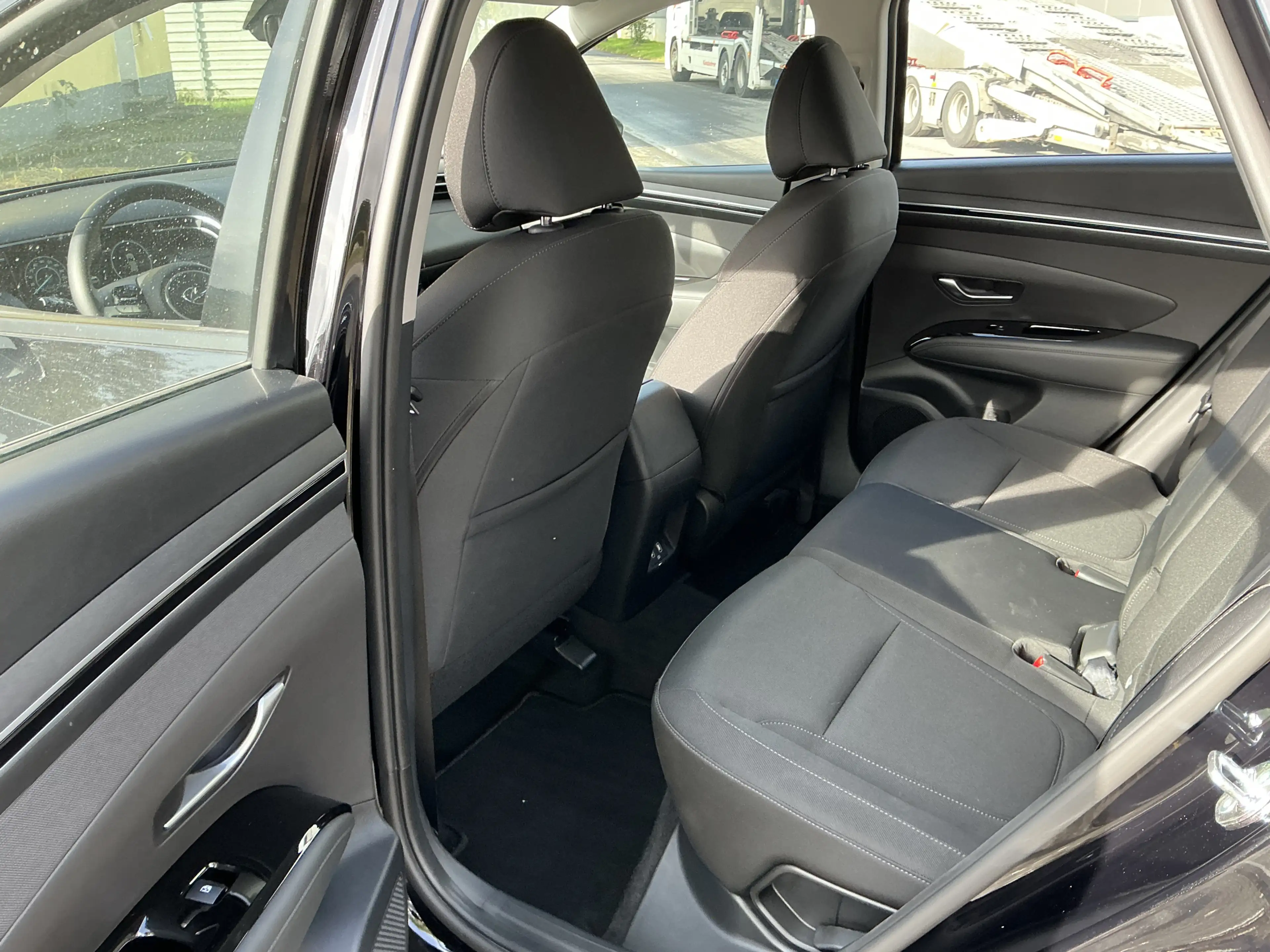 Hyundai TUCSON Select Mild-Hybrid R.Cam Navi LED SHZ DAB — photo 4