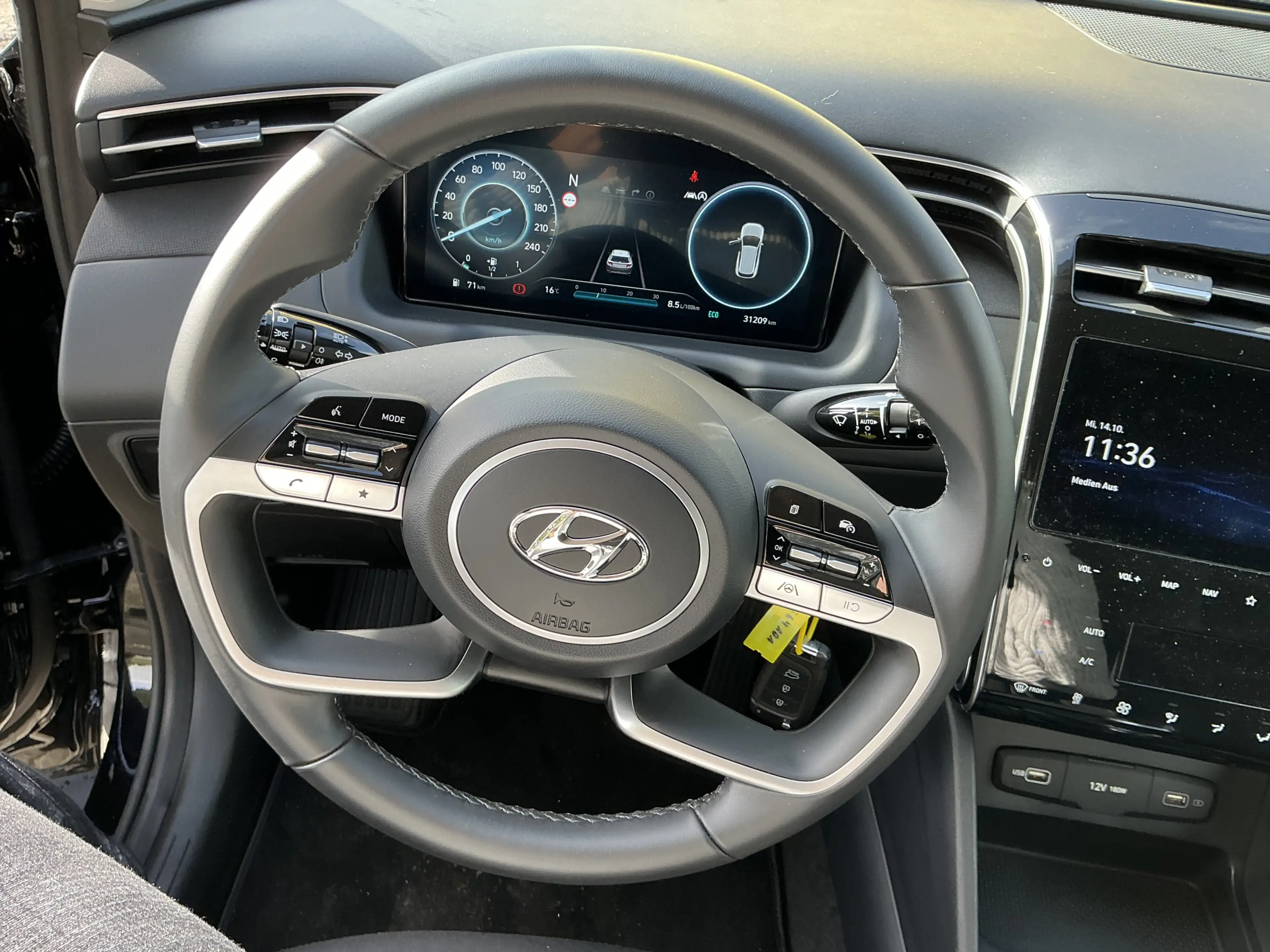 Hyundai TUCSON Select Mild-Hybrid R.Cam Navi LED SHZ DAB — photo 8