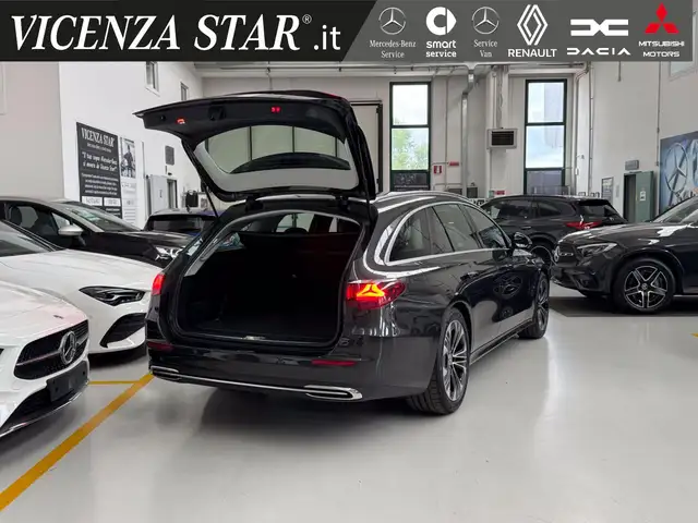 Mercedes-Benz E-Class view 14
